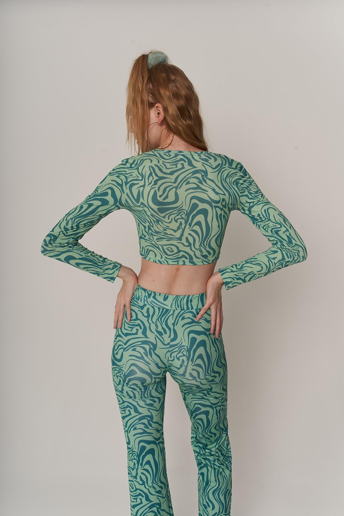 Image of Crop Model Esnek uzun Kol Volera Bluz Yeşil