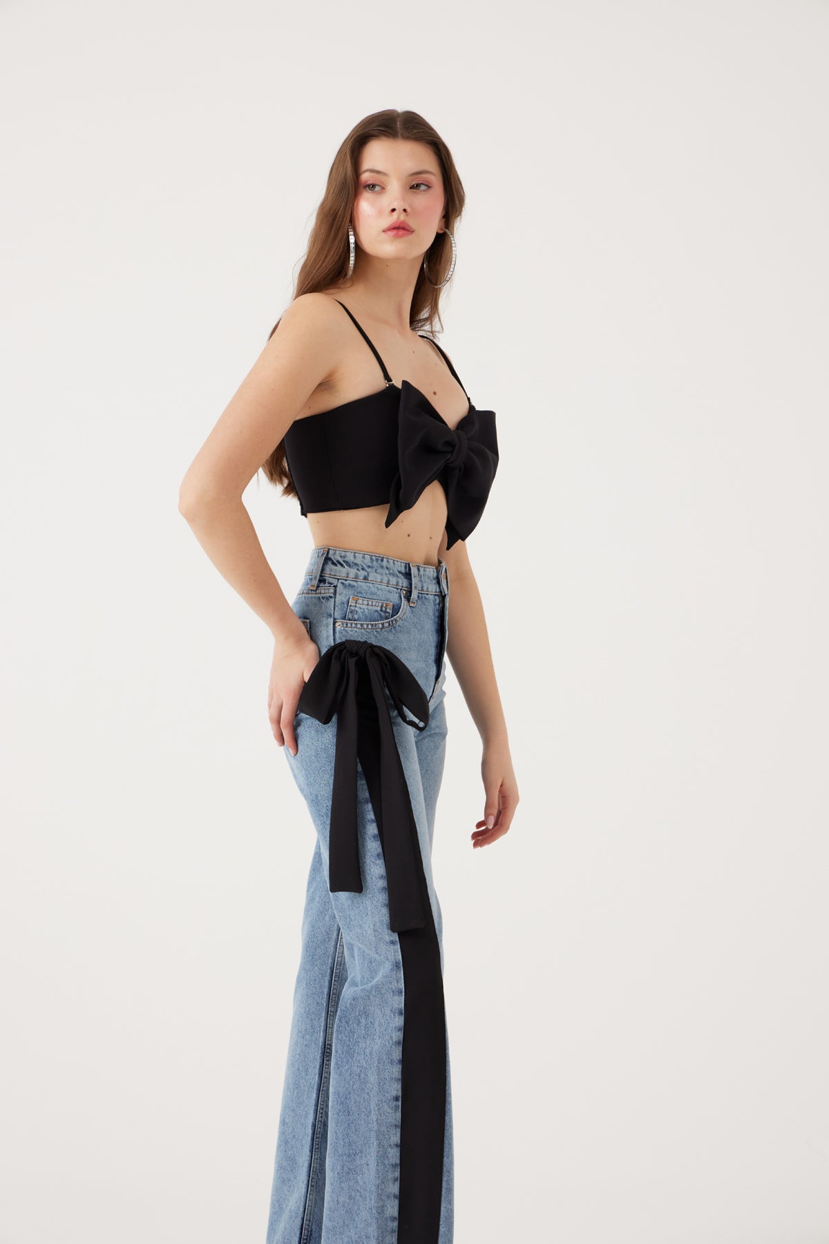 Image of Yüksek Bel Kurdele Detaylı Wide Leg Kyla Jean Pantolon Siyah