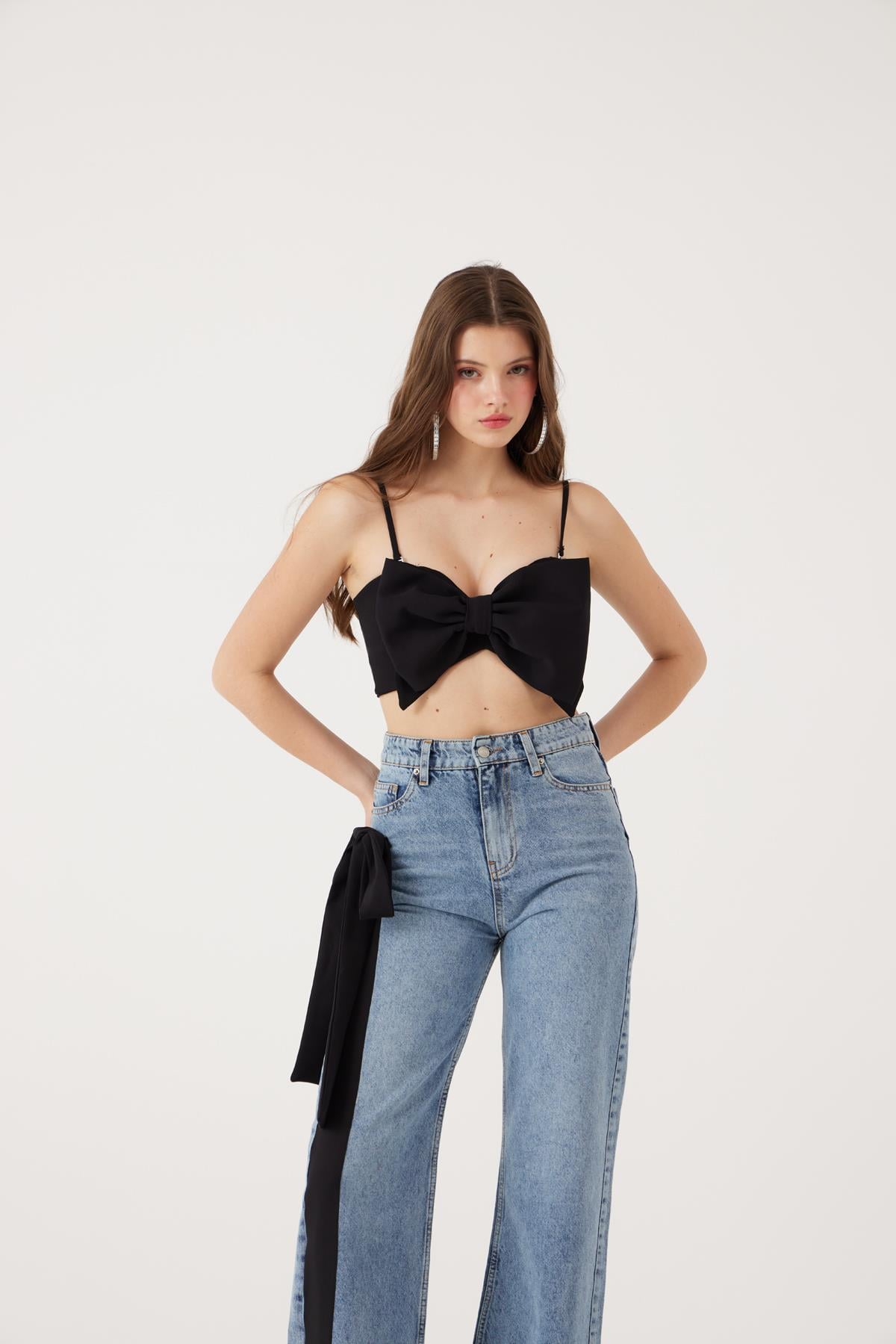 Image of Kurdele Görünümlü Crop Jazmin Bluz Siyah
