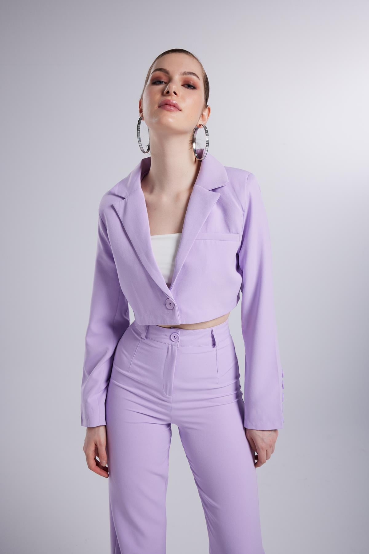 Image of Vatkalı Atlas Kumaş Crop Model Panky Ceket Lila