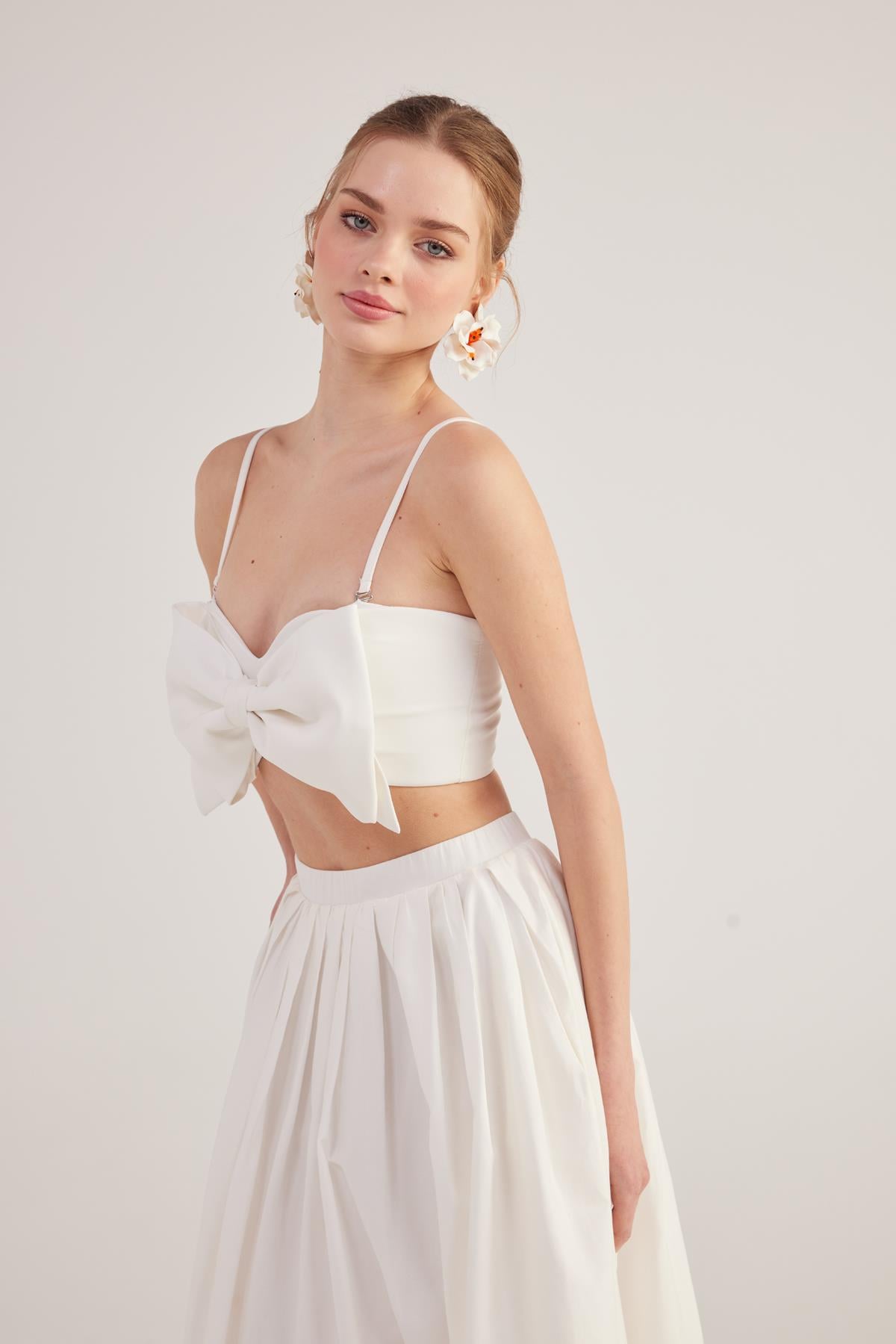 Image of Kurdele Görünümlü Crop Jazmin Bluz Beyaz