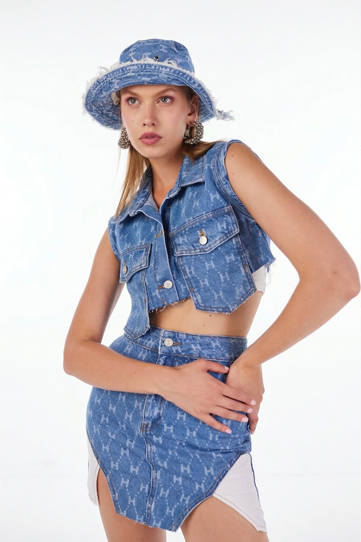 Image of H Baskılı Asimetrik Kesim Mini Jean Etek Mavi