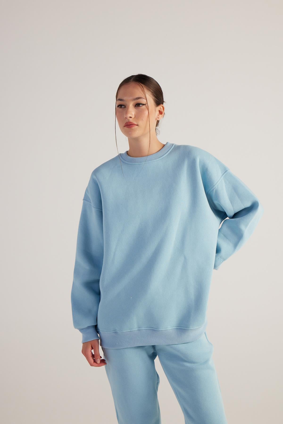 Image of Kadın Mavi Oversize Şardonlu Yazı Baskılı Fluffy Sweatshirt