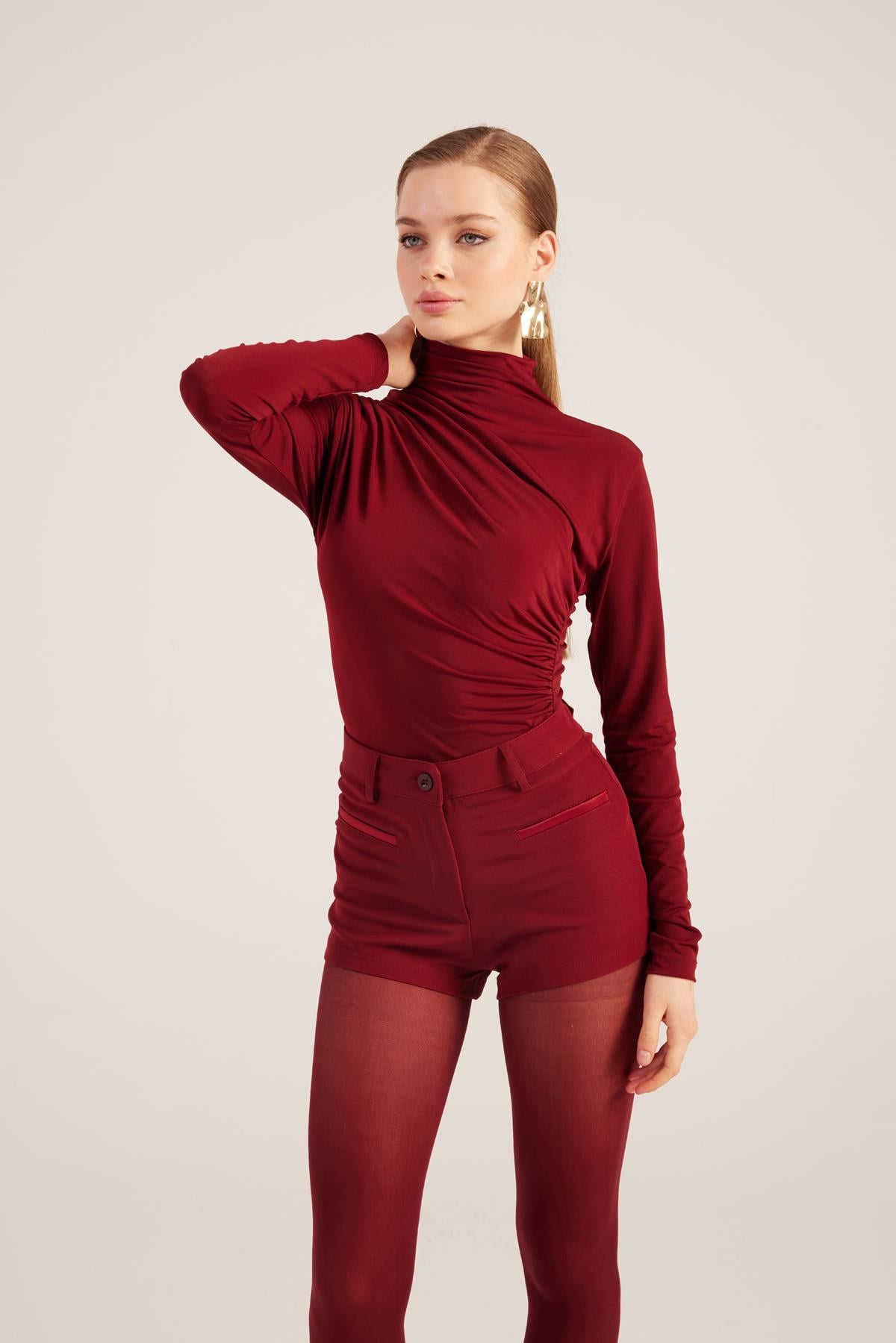 Image of Yüksek Bel Fermuarlı Mini Bailey Şort Bordo