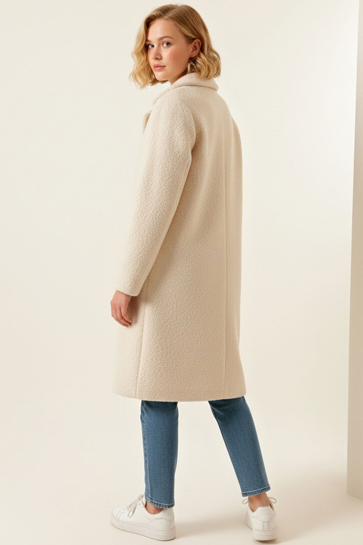 Image of 9085 Kadın Oversize Kaşe Kaban - M. Krem