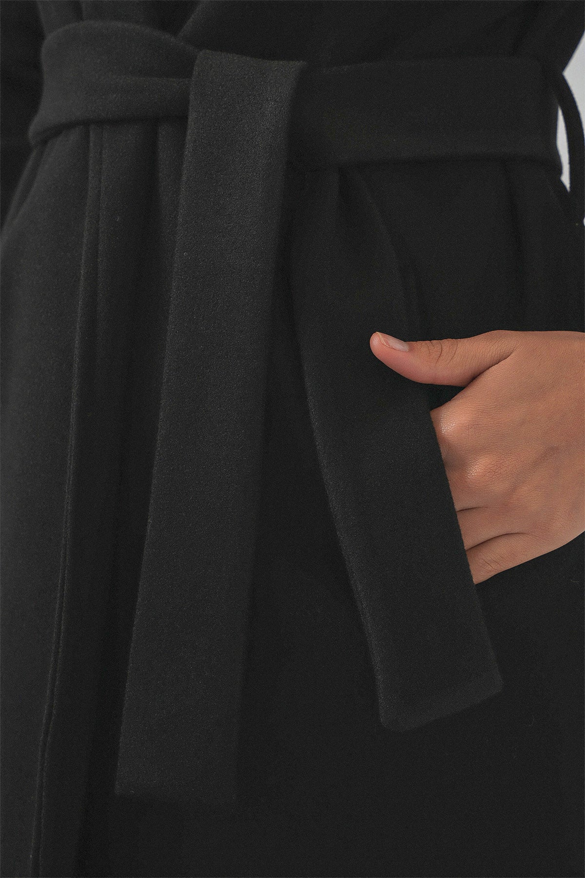Image of 9118 Kruvaze Yaka Kaşe Kaban - Siyah