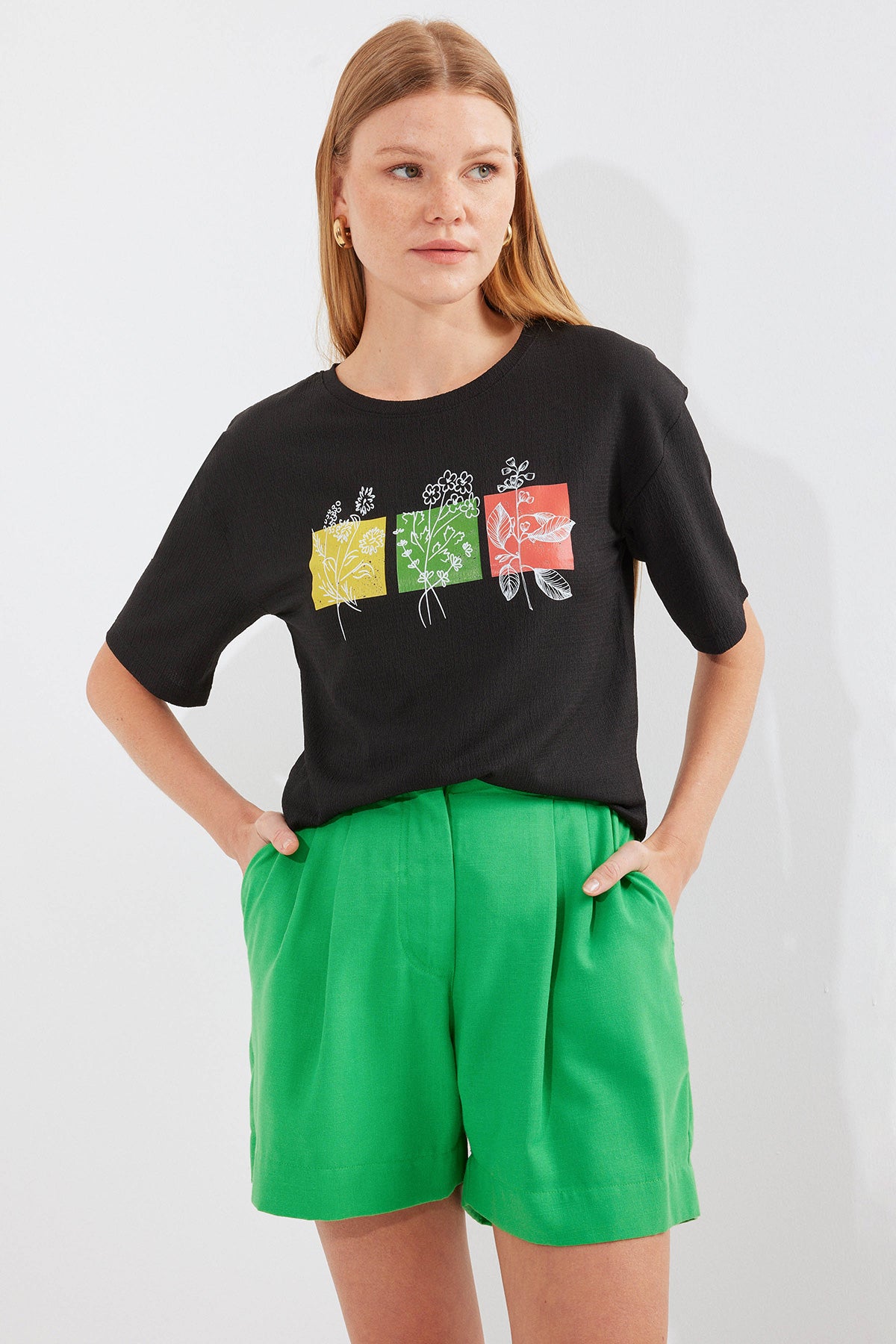 Image of Tricou tricotat simplu cu imprimeu 913 - Negru