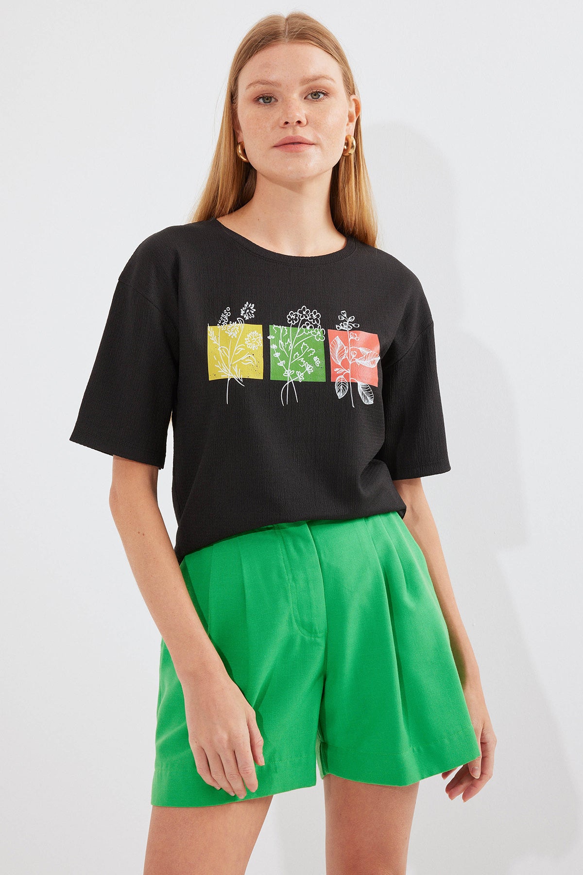 Image of Tricou tricotat simplu cu imprimeu 913 - Negru