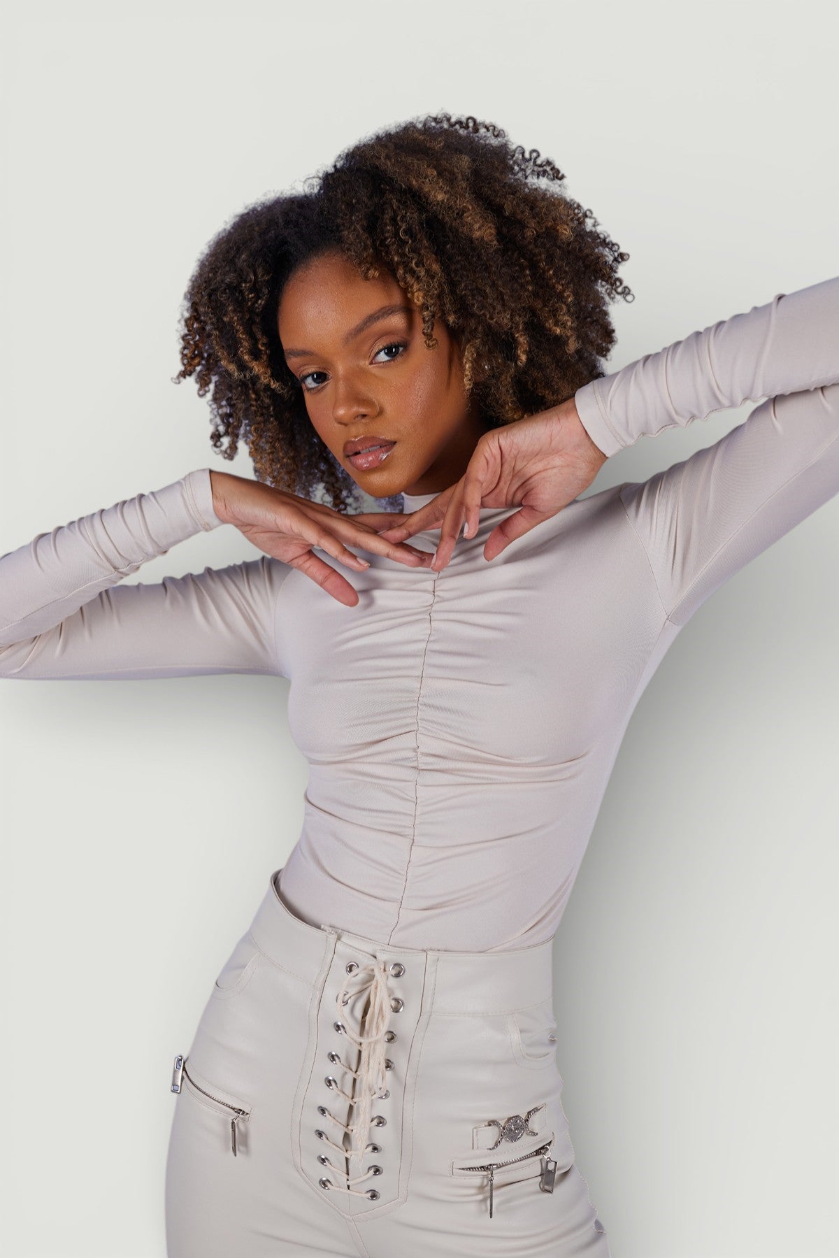 Image of Drape Detaylı Yarım Balıkçı Draped Bluz Ekru