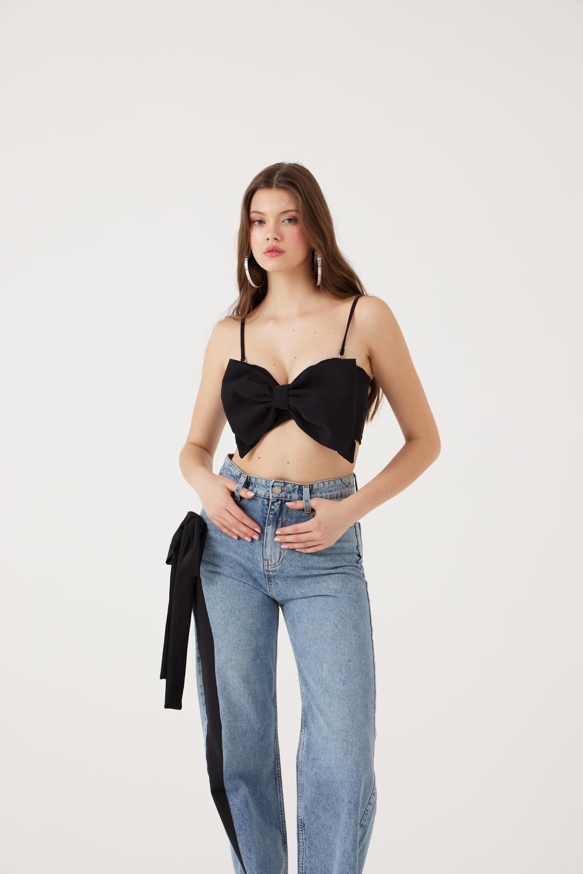 Image of Kurdele Görünümlü Crop Jazmin Bluz Siyah
