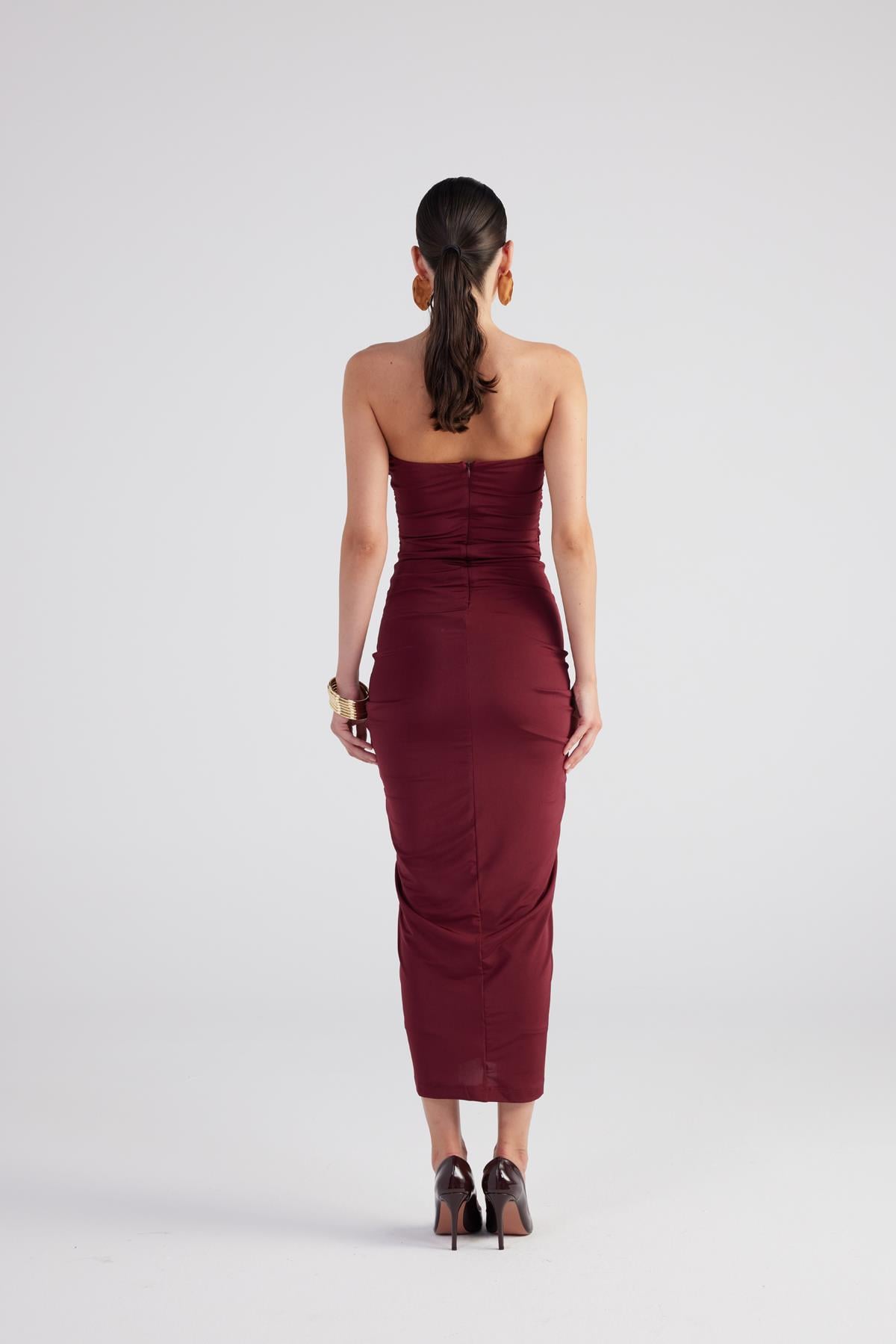 Image of Büzgü Detaylı Straplez Yırtmaçlı Hailey Elbise Bordo