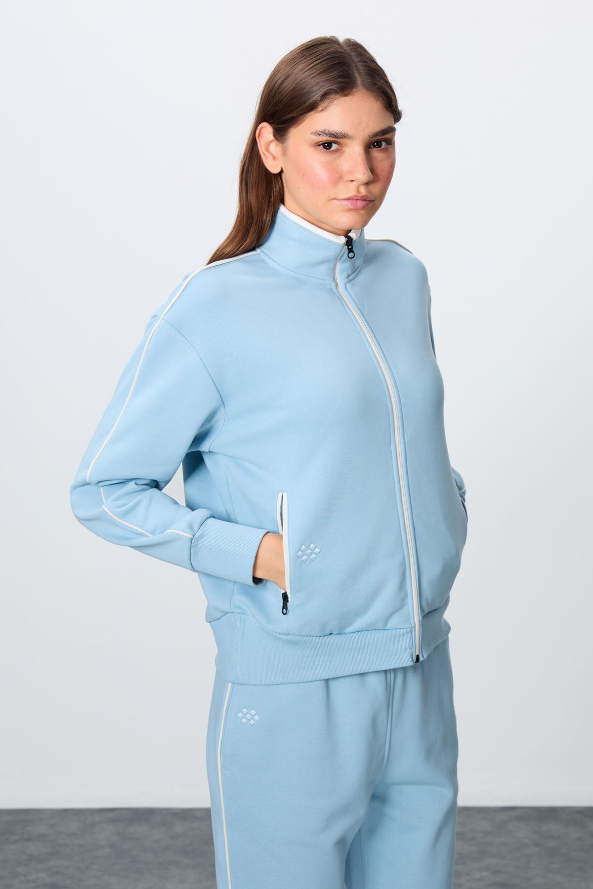 Image of Açık Mavi Kompakt Pamuklu Kalın Pürüzsüz Dokulu Dik Yaka Oversize Fit Kadın Eşofman Takım - 95340