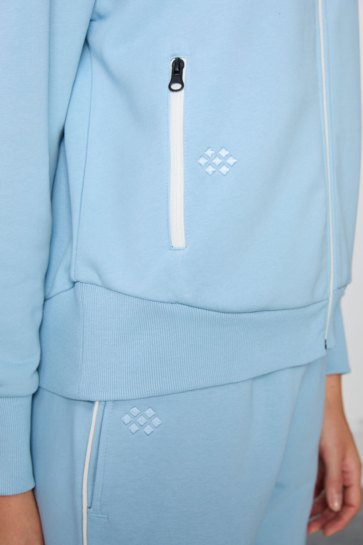 Image of Açık Mavi Kompakt Pamuklu Kalın Pürüzsüz Dokulu Dik Yaka Oversize Fit Kadın Eşofman Takım - 95340