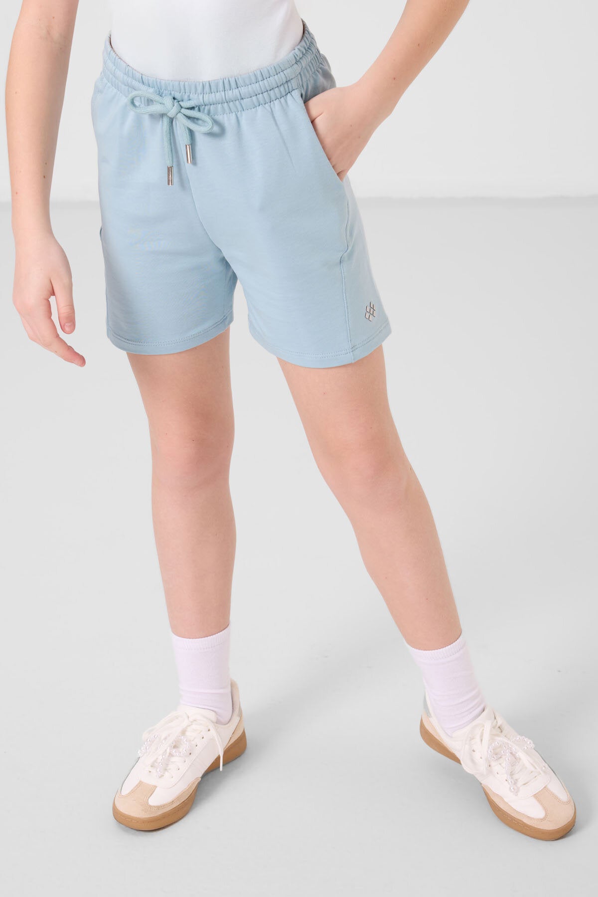 Image of Açık Mavi Pamuklu Yumuşak Dokulu Standart Fit Basic Kız Çocuk Şort Takım - 75184