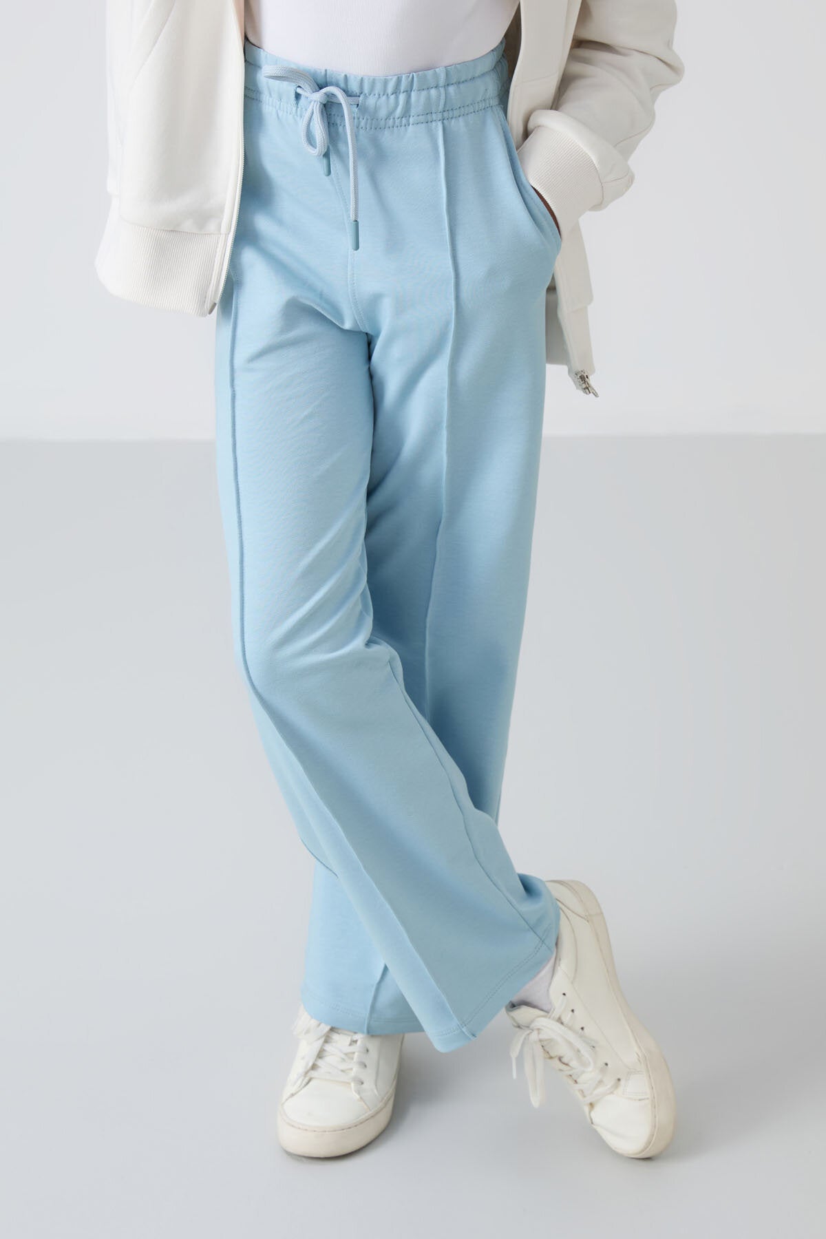 Image of Açık Mavi Cepli Ön Dikiş Detaylı Geniş Paça Kız Çocuk Eşofman Altı -75144