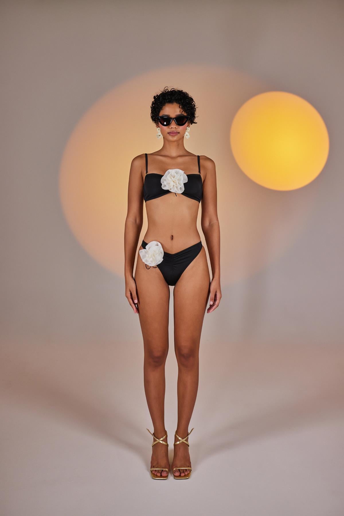 Image of Çıkarılabilir Çiçek Detaylı Premium Sleek Bikini Altı Siyah