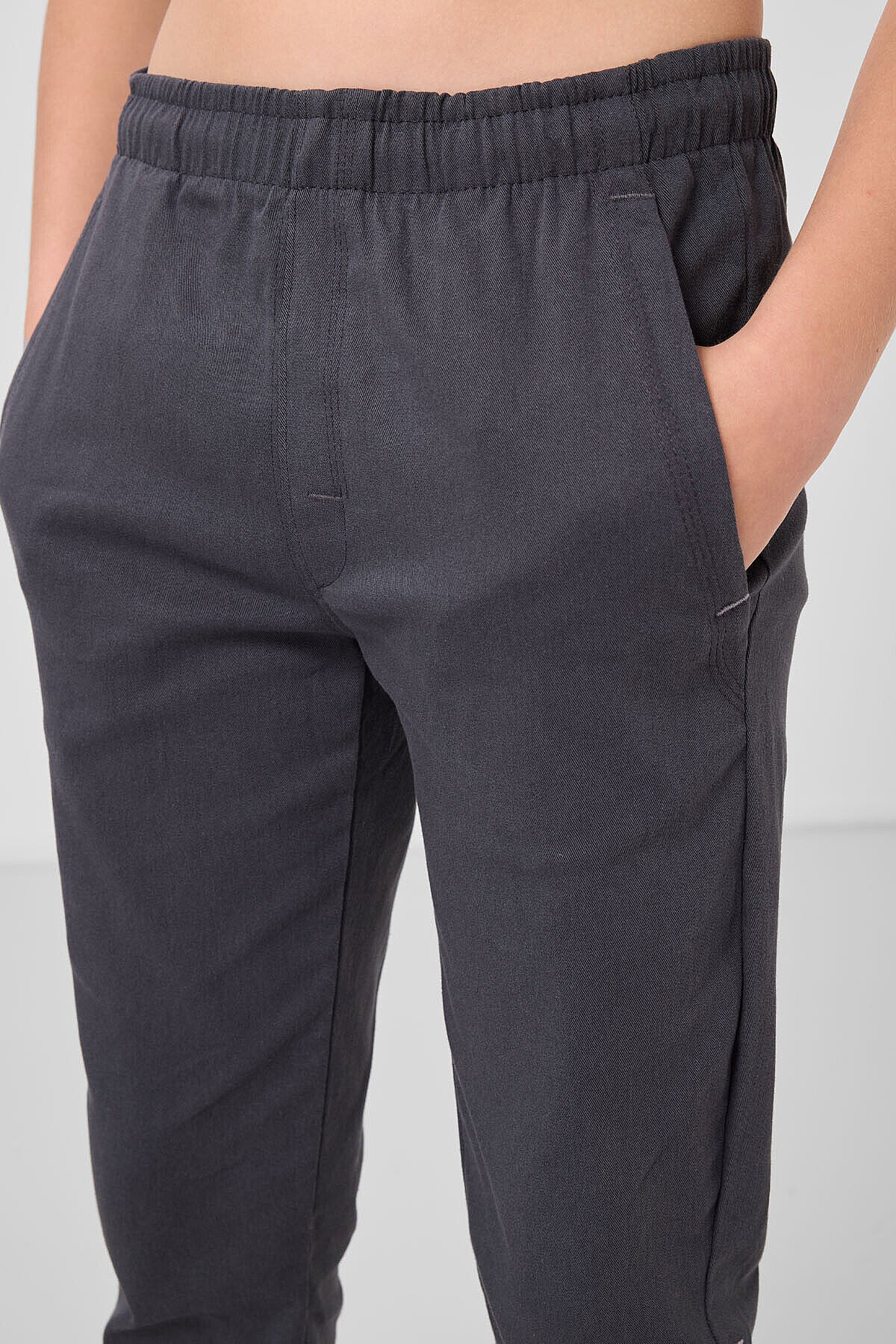 Image of Pantaloni chino elastici ușori, țesuți, antracit, croială standard, pentru băieți - 11272