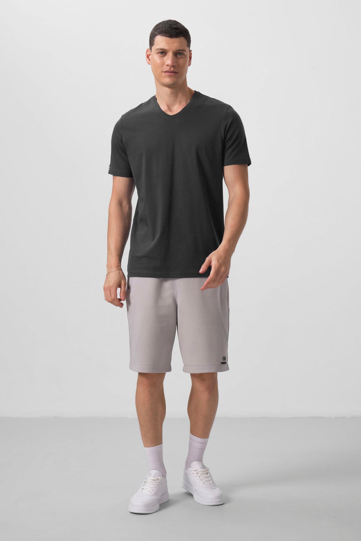 Image of Antrasit Basic Kısa Kol Standart Kalıp V Yaka Erkek T-Shirt - 87912