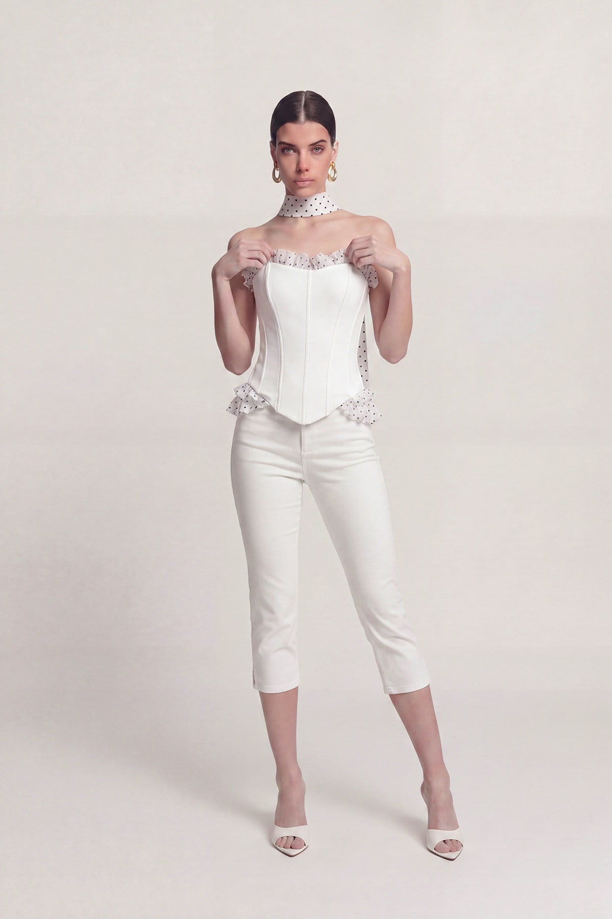 Image of Orta Bel Likralı Una Capri Pantolon Beyaz