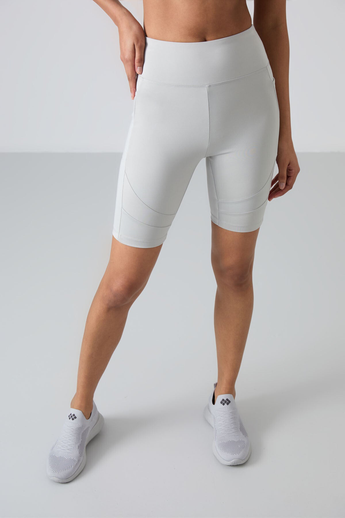 Image of Taş Esnek Standart Fit Performans Kadın Biker Tayt - 91012