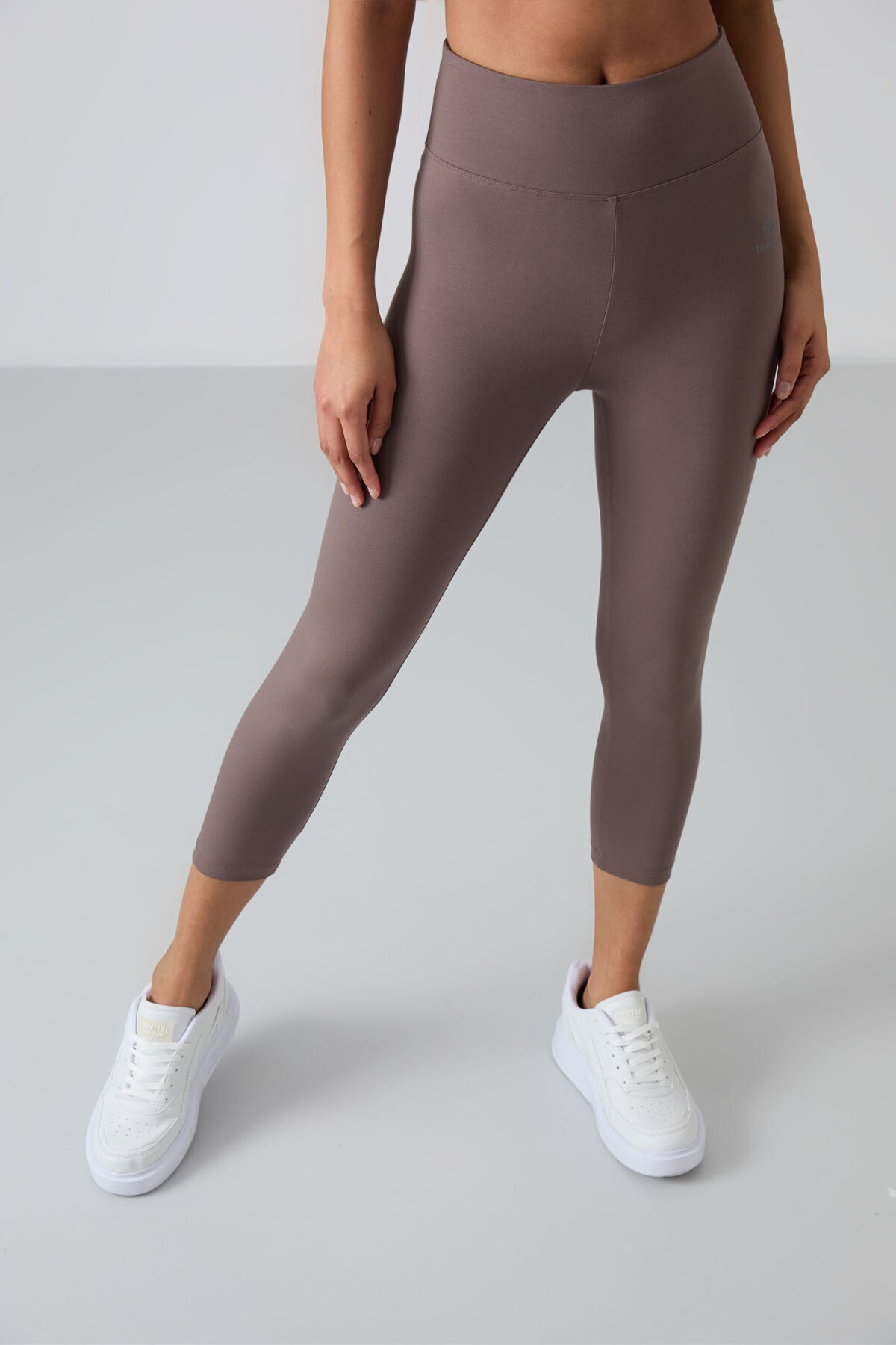 Image of Kahverengi Yüksek Bel Slim Fit Dar Paça Kadın Kapri Tayt - 93097