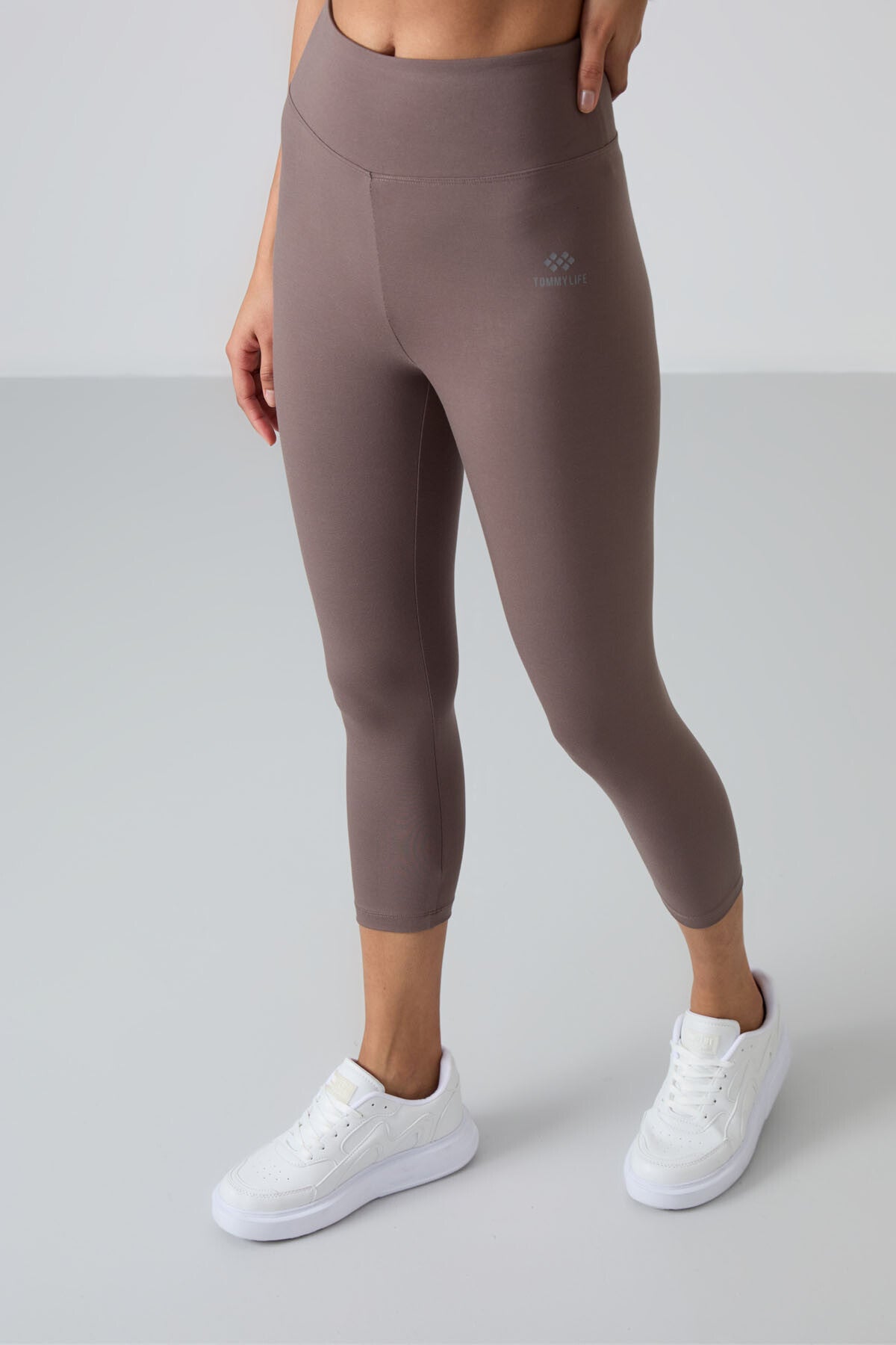 Image of Colanți Capri pentru femei, maro, cu talie înaltă, croială slim fit și croială îngustă - 93097