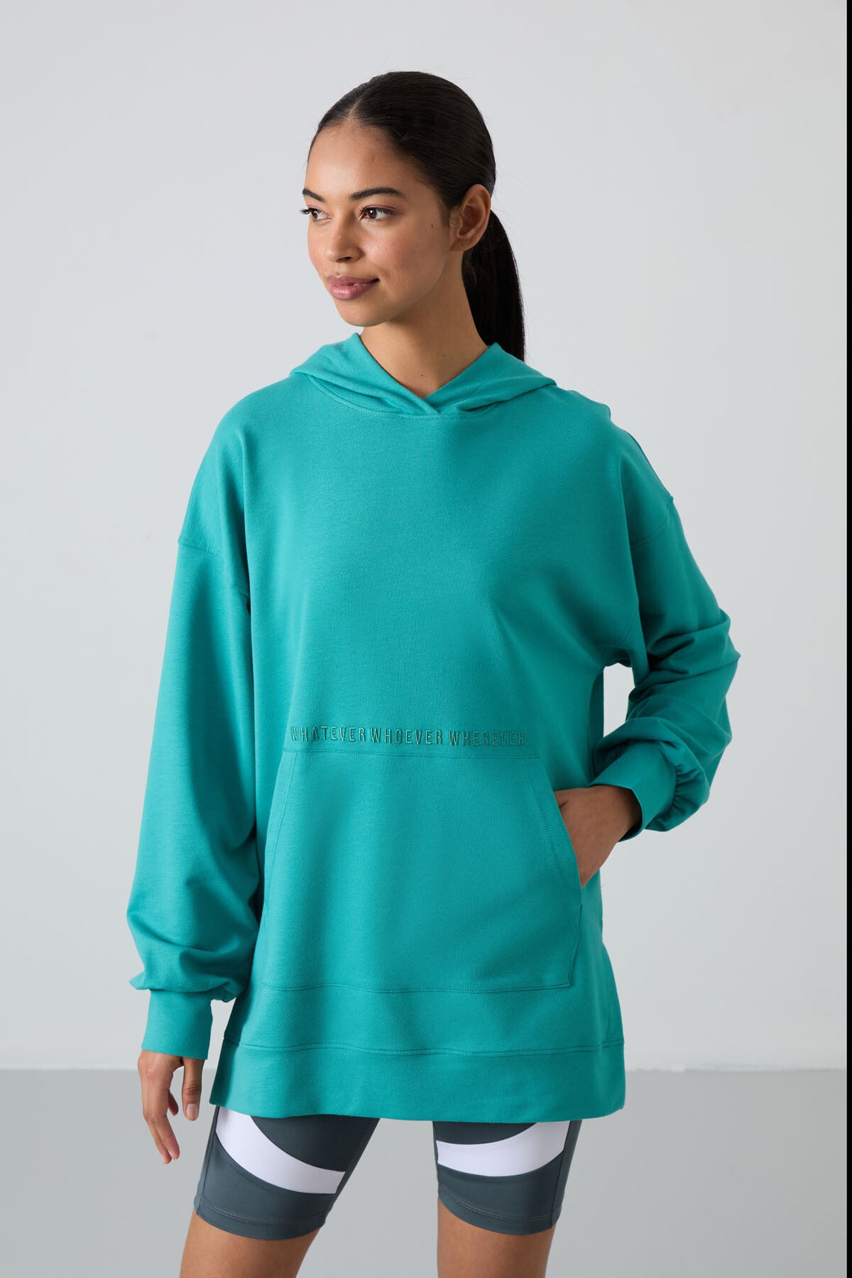 Image of Deniz Yeşili Balon Kol Yazı Nakışlı Kadın Oversize Tunik Sweatshirt - 97163