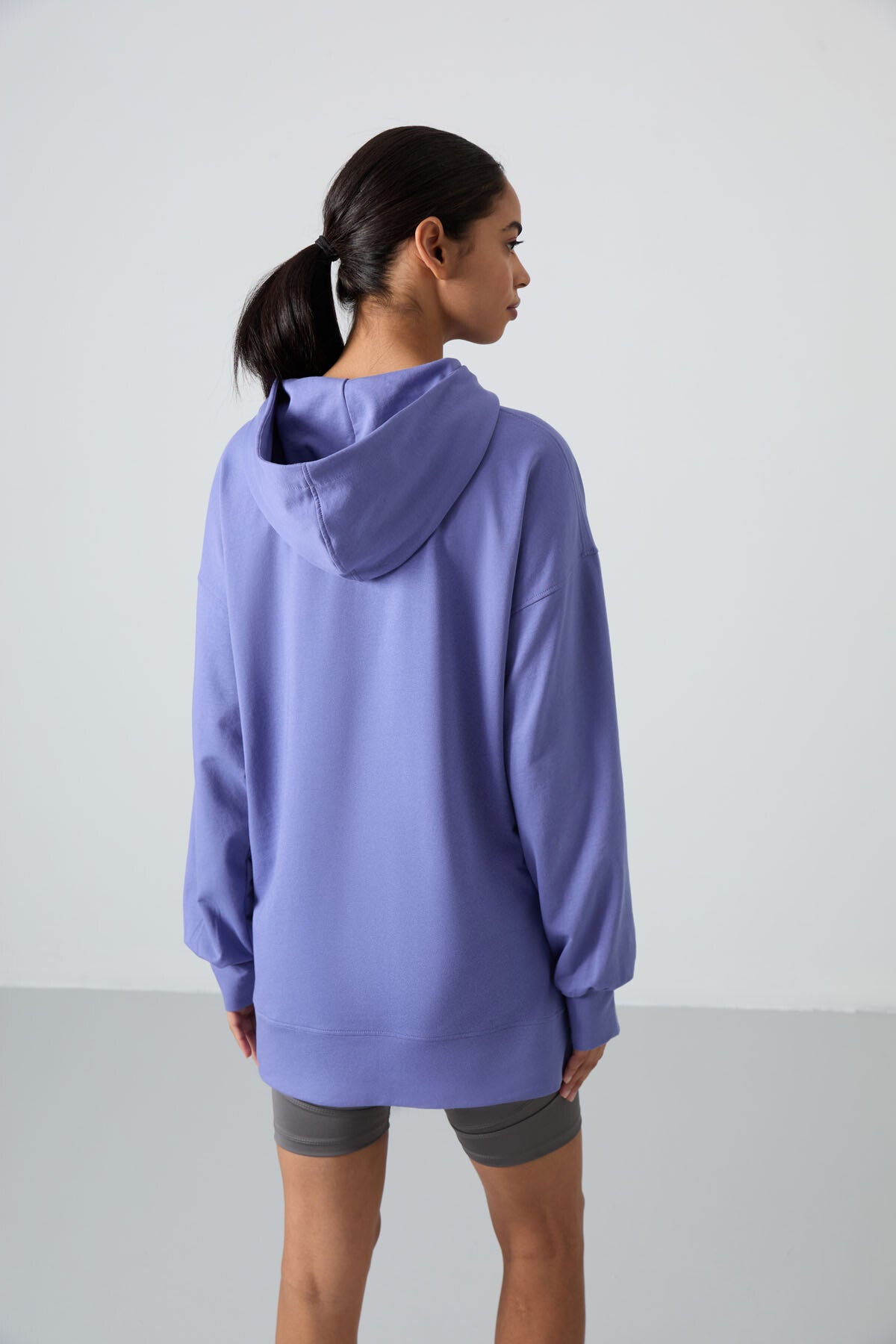 Image of Eflatun Balon Kol Yazı Nakışlı Kadın Oversize Tunik Sweatshirt - 97163