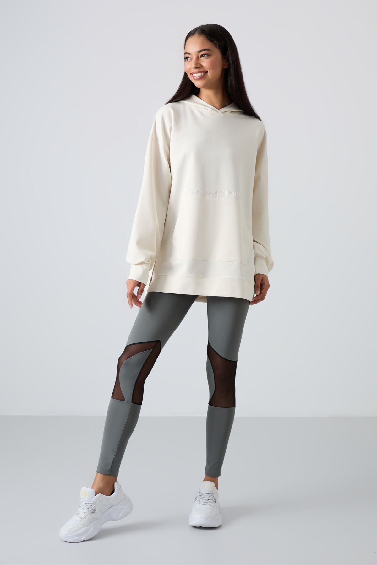 Image of Ekru Balon Kol Yazı Nakışlı Kadın Oversize Tunik Sweatshirt - 97163