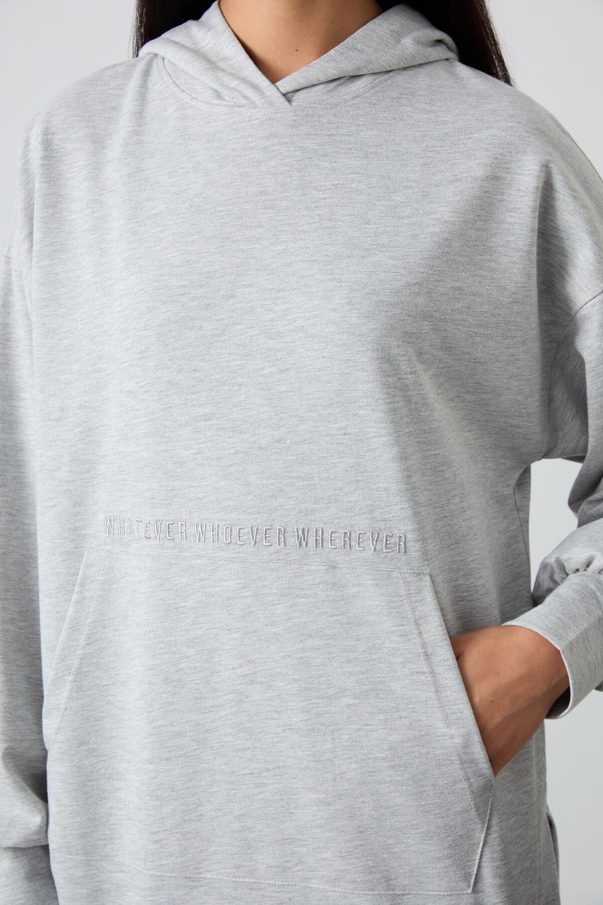Image of Gri Melanj Balon Kol Yazı Nakışlı Kadın Oversize Tunik Sweatshirt - 97163