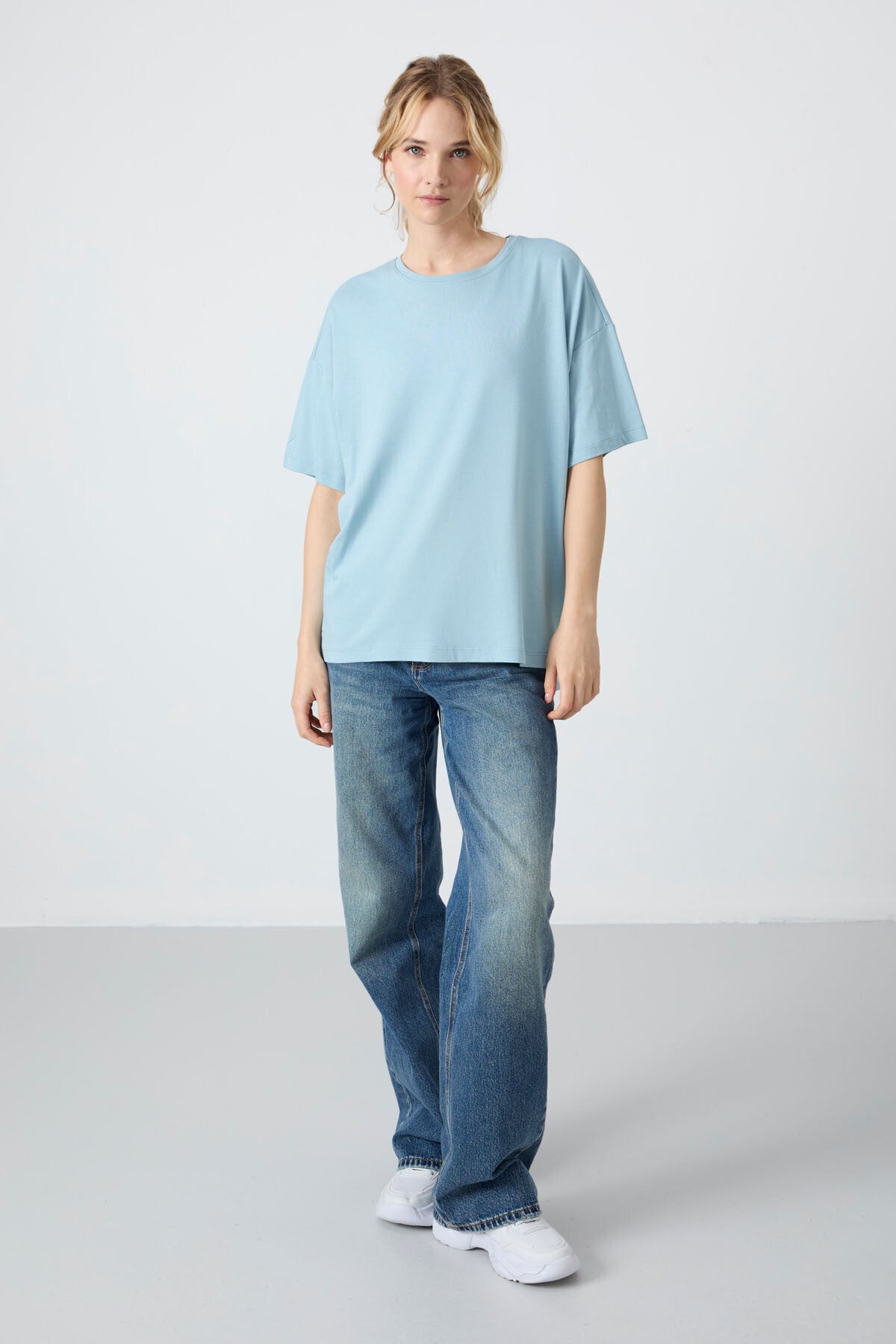 Image of Açık Mavi Penye Modal Yumuşak Tuşeli Oversize Fit Basic Kadın T-Shirt- 97285