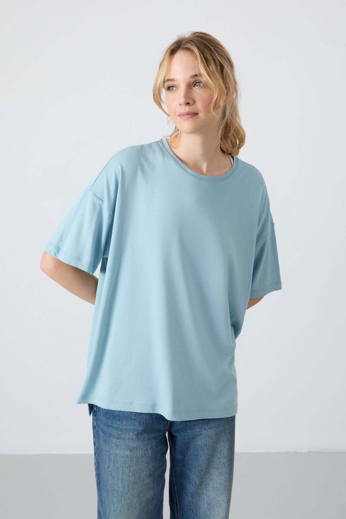 Image of Açık Mavi Penye Modal Yumuşak Tuşeli Oversize Fit Basic Kadın T-Shirt- 97285