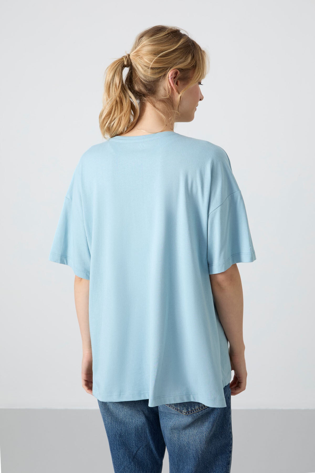 Image of Açık Mavi Penye Modal Yumuşak Tuşeli Oversize Fit Basic Kadın T-Shirt- 97285