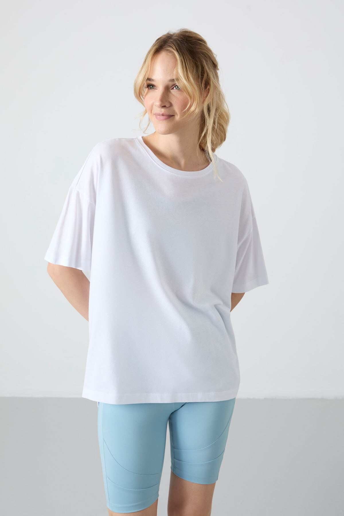 Image of Tricou de damă alb, din bumbac, modal, moale la atingere, croială supradimensionată - 97285