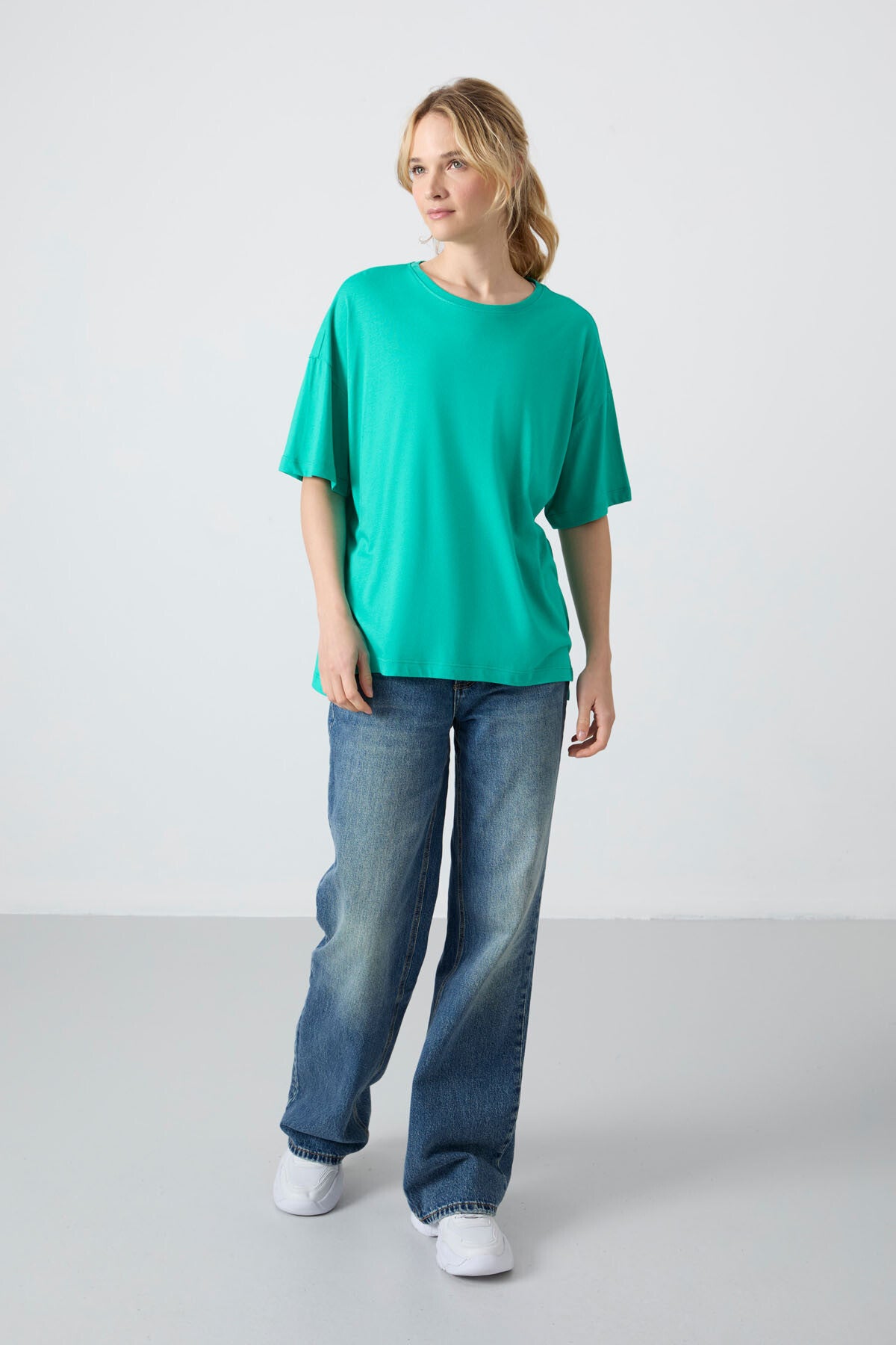 Image of Deniz Yeşili Penye Modal Yumuşak Tuşeli Oversize Fit Basic Kadın T-Shirt- 97285