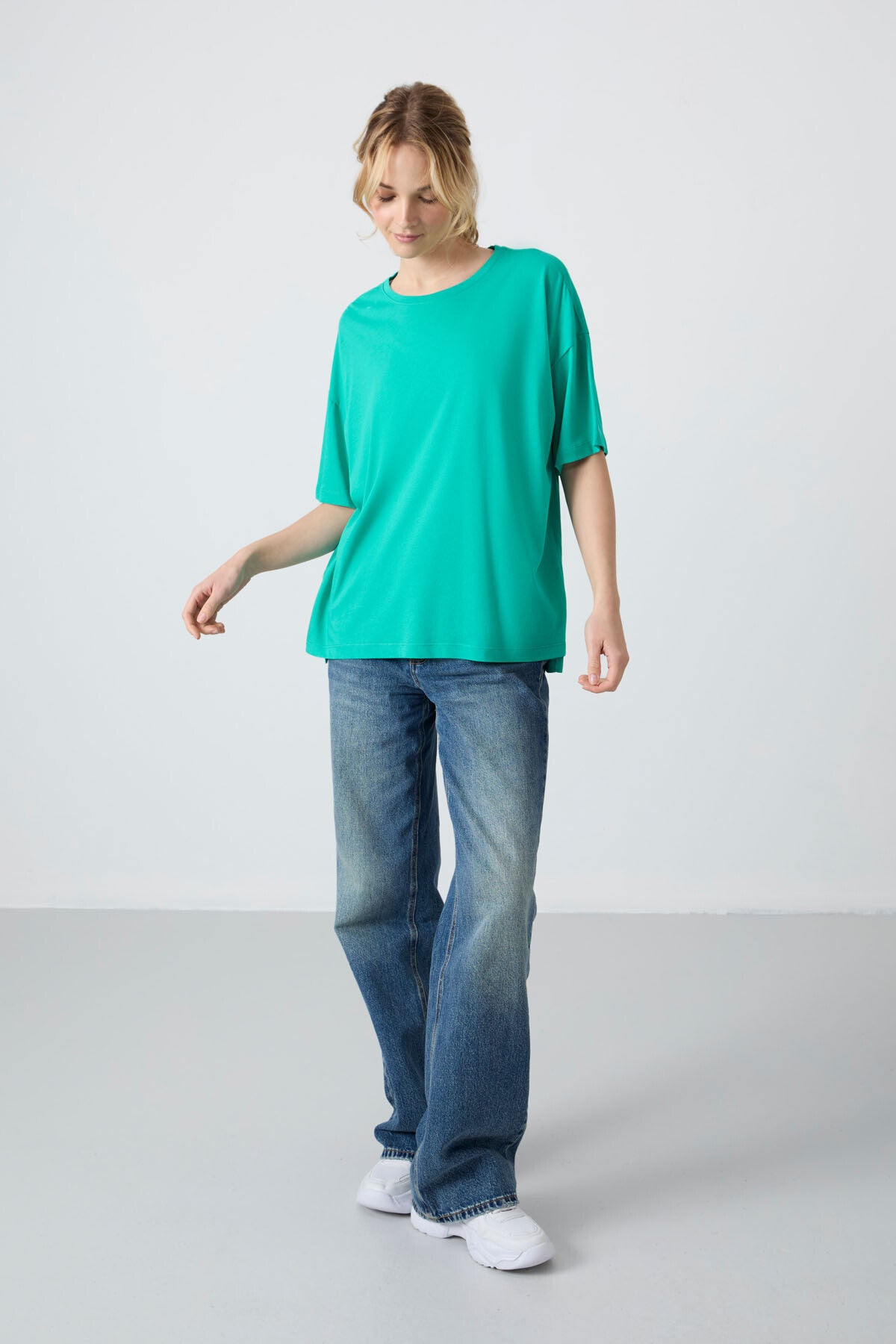 Image of Deniz Yeşili Penye Modal Yumuşak Tuşeli Oversize Fit Basic Kadın T-Shirt- 97285