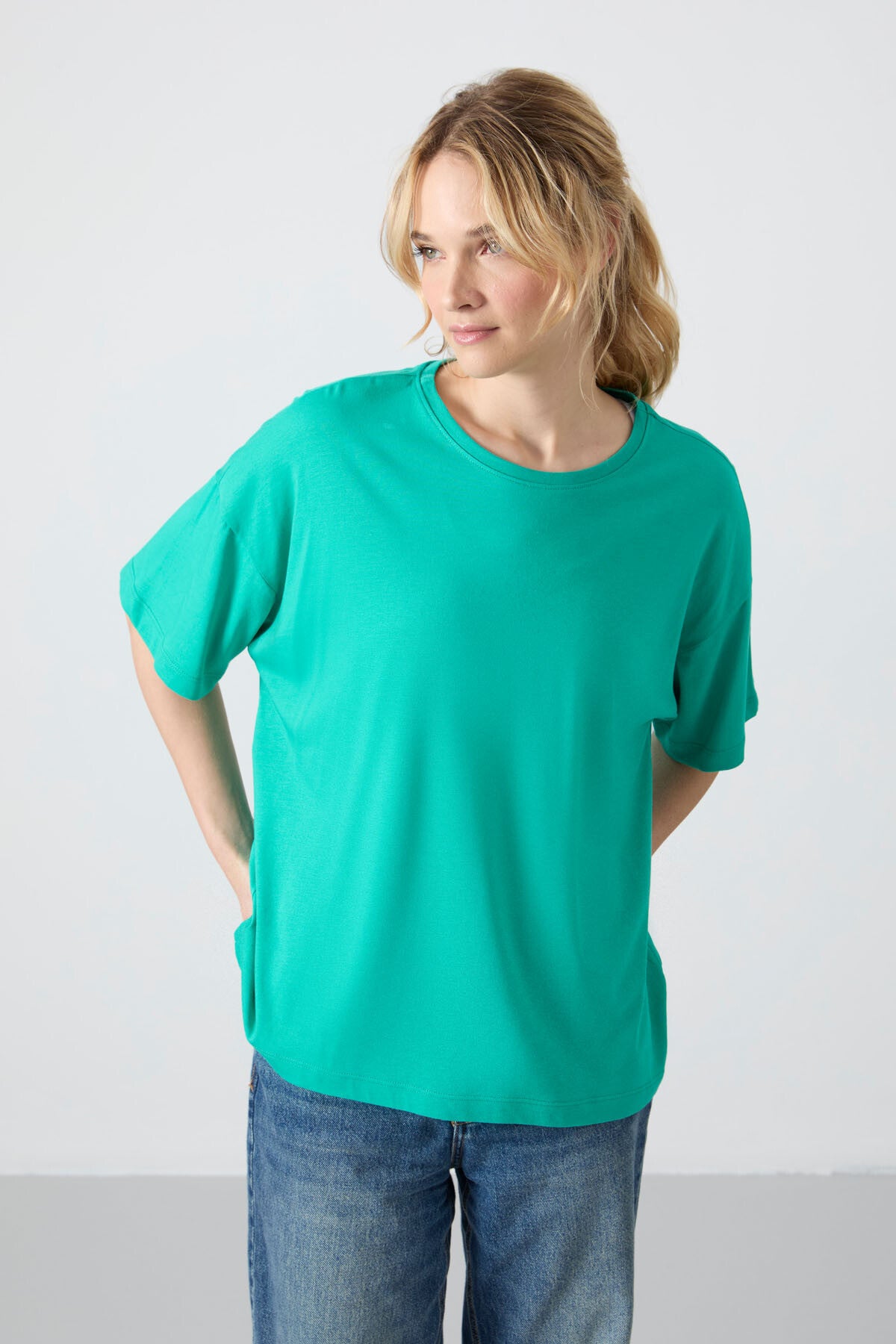 Image of Deniz Yeşili Penye Modal Yumuşak Tuşeli Oversize Fit Basic Kadın T-Shirt- 97285