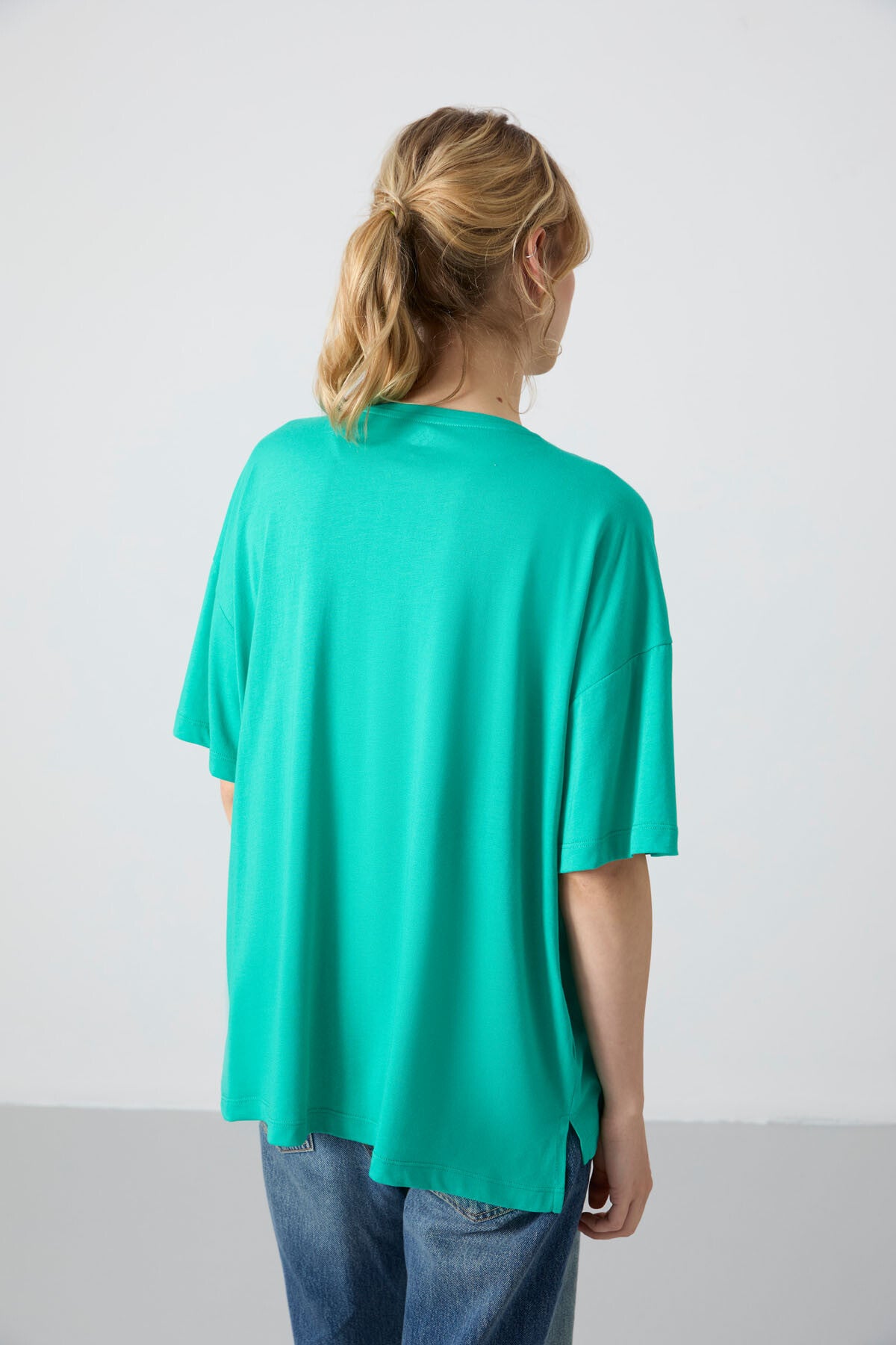 Image of Deniz Yeşili Penye Modal Yumuşak Tuşeli Oversize Fit Basic Kadın T-Shirt- 97285