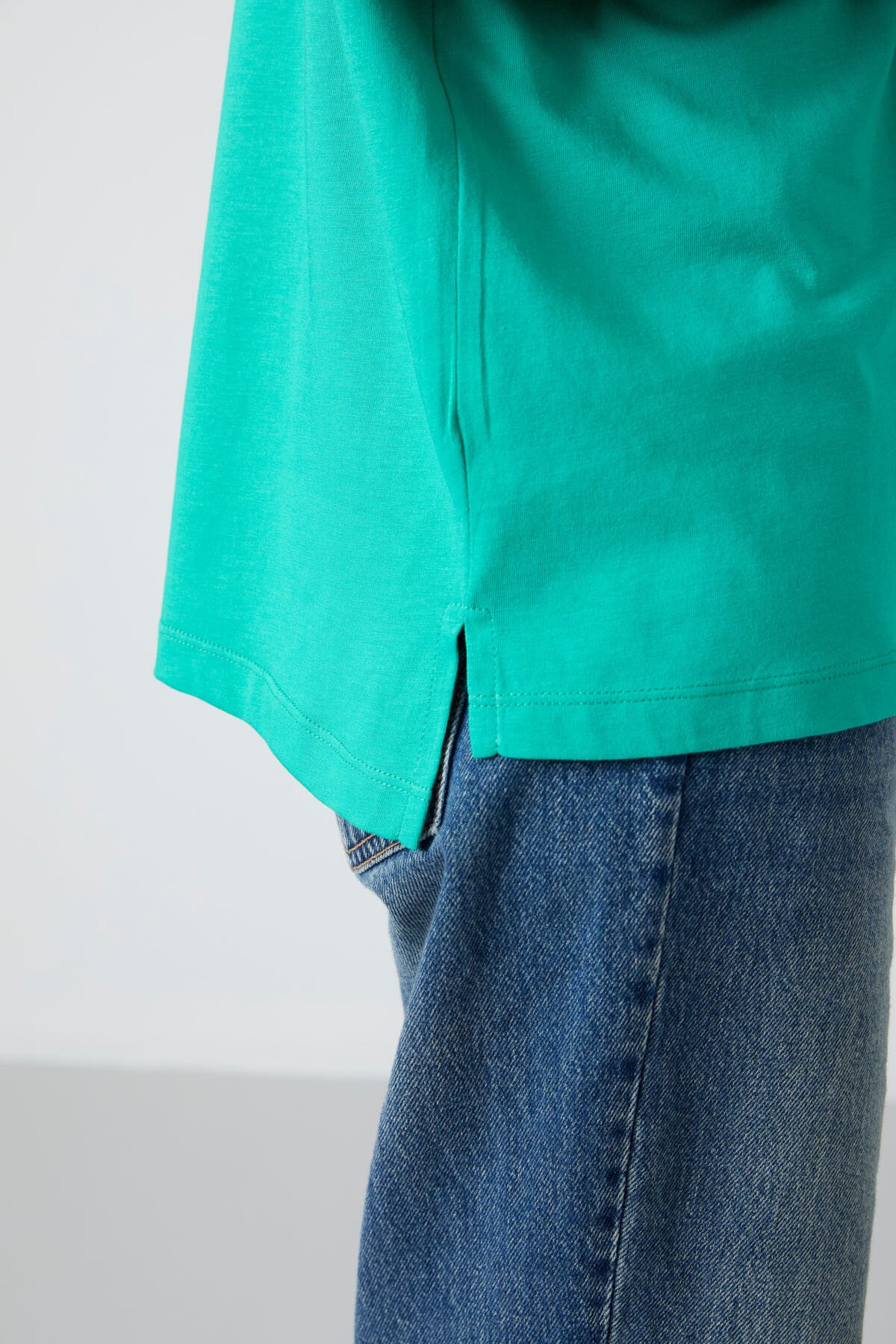 Image of Deniz Yeşili Penye Modal Yumuşak Tuşeli Oversize Fit Basic Kadın T-Shirt- 97285