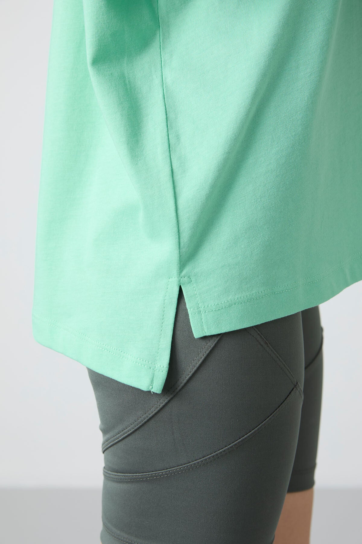 Image of Su Yeşili Penye Modal Yumuşak Tuşeli Oversize Fit Basic Kadın T-Shirt- 97285