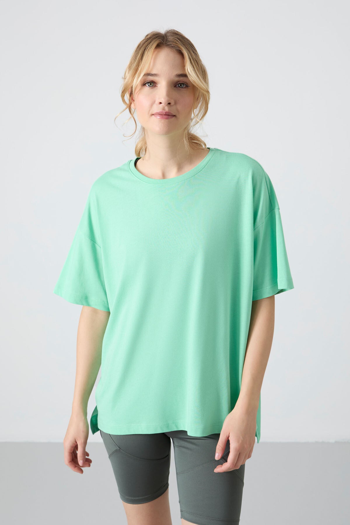 Image of Su Yeşili Penye Modal Yumuşak Tuşeli Oversize Fit Basic Kadın T-Shirt- 97285