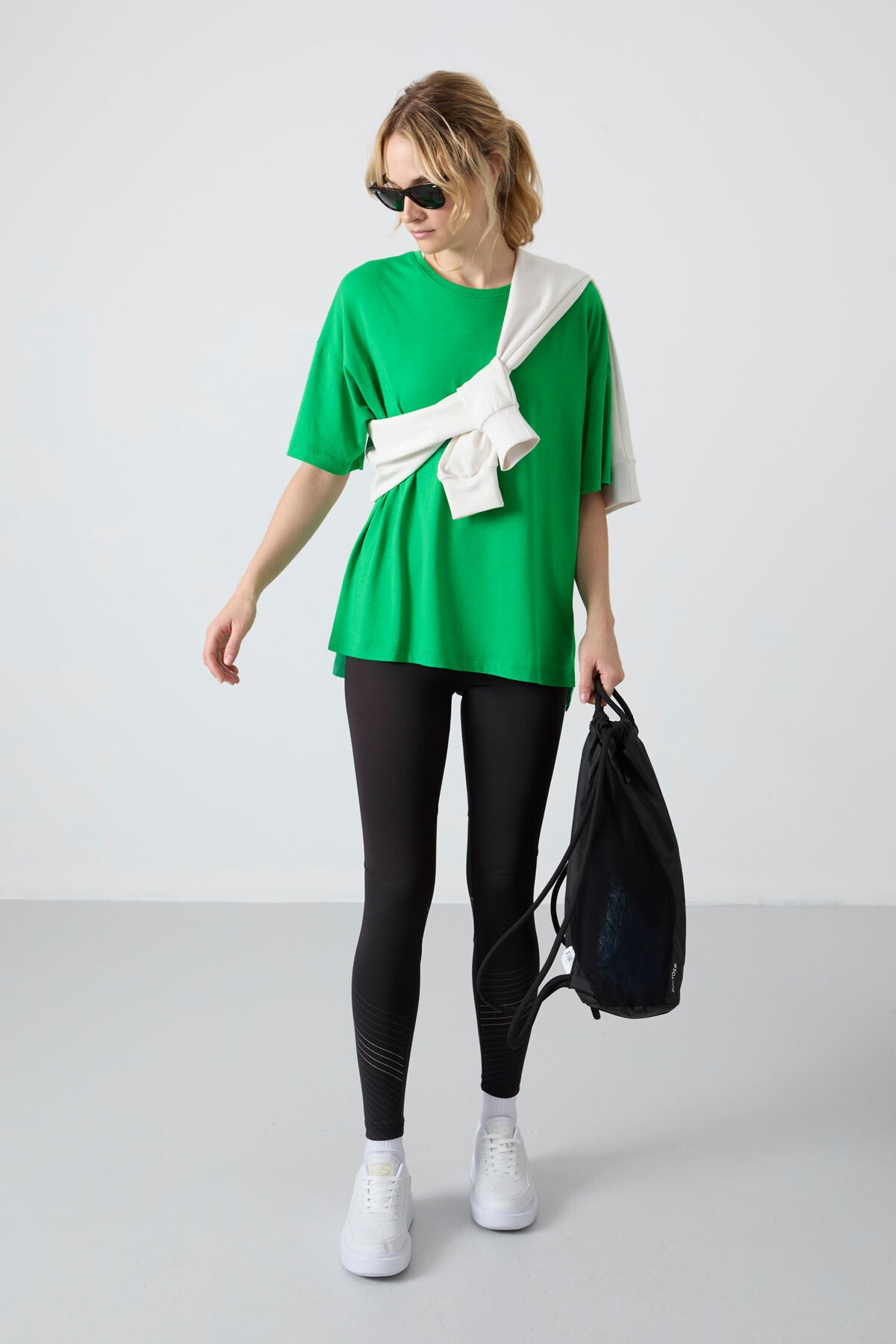 Image of Yeşil Penye Modal Yumuşak Tuşeli Oversize Fit Basic Kadın T-Shirt- 97285