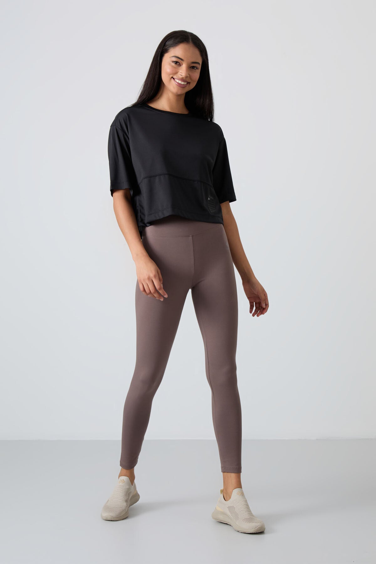 Image of Siyah Nefes Alan Dokulu İnce Esnek Oversize Fit Performans Kadın T-Shirt - 97284