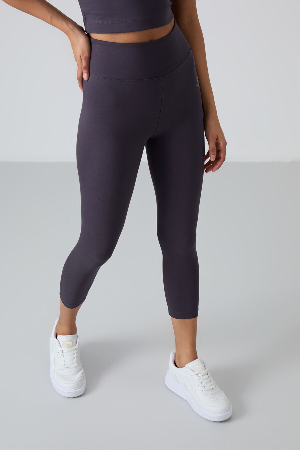 Image of Antrasit Yüksek Bel Kapri-Crop Atlet Slim Fit Kadın Tayt Takım - 95284