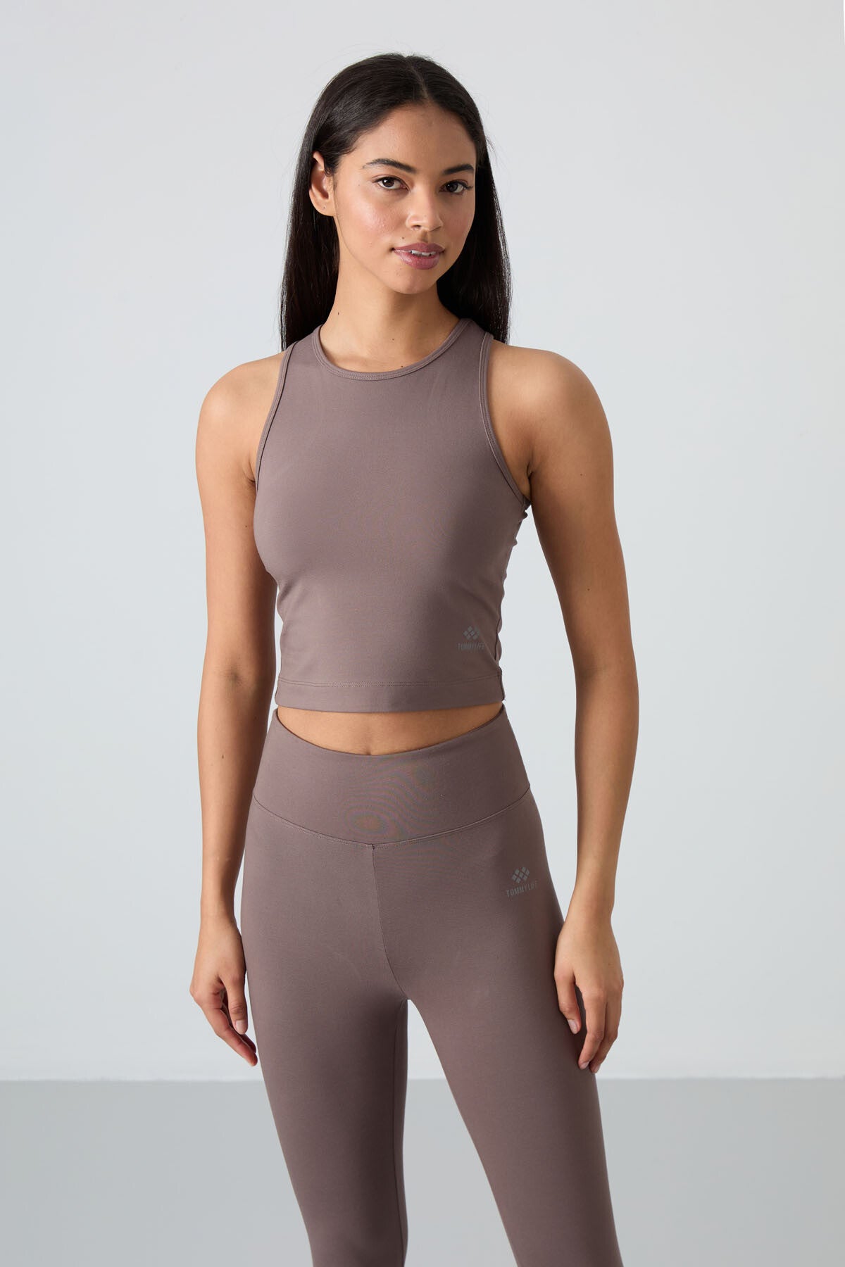 Image of Kahverengi Yüksek Bel Kapri-Crop Atlet Slim Fit Kadın Tayt Takım - 95284