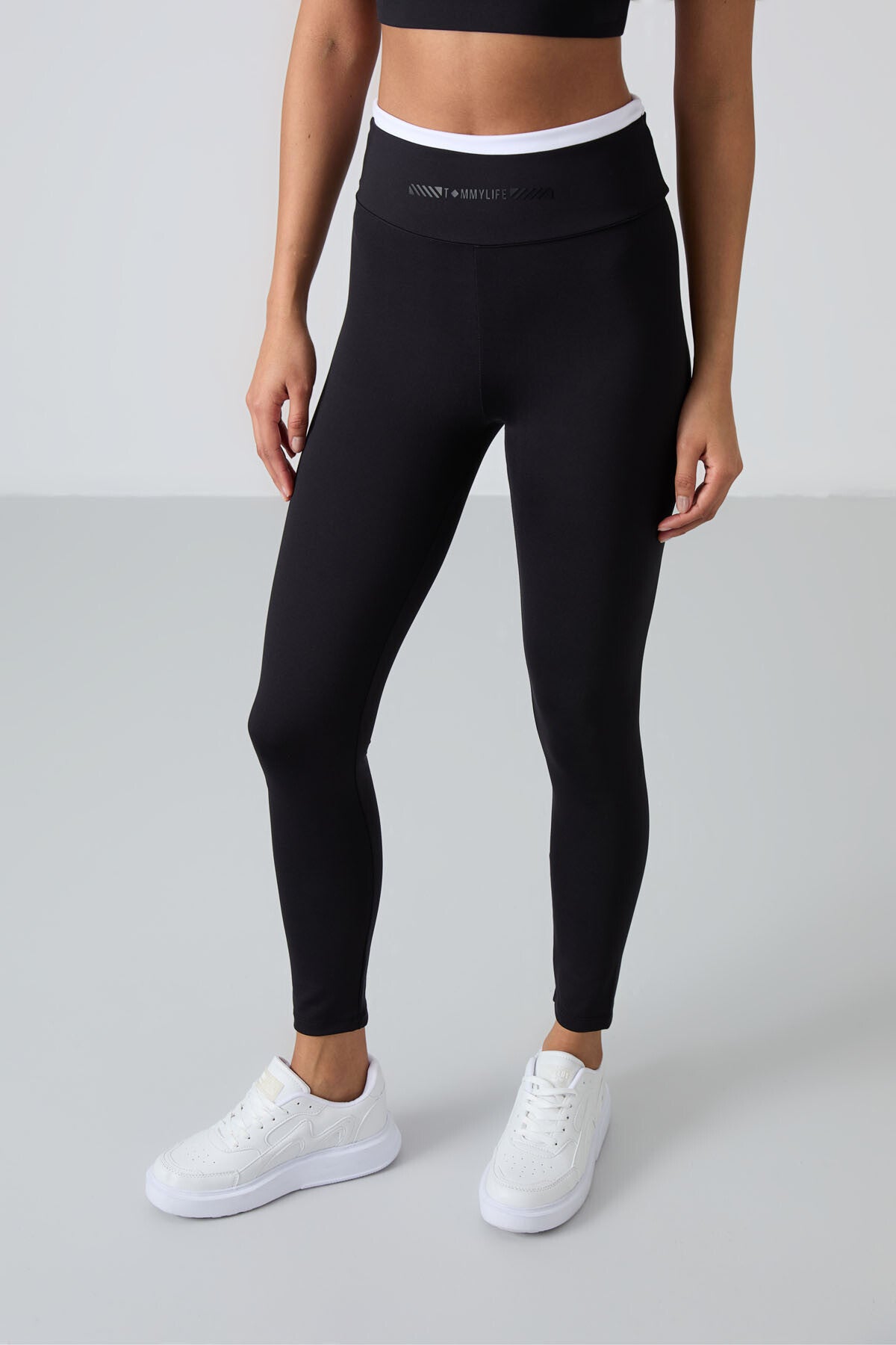 Image of Siyah Esnek Standart Fit Performans Kadın Tayt Takım - 95333