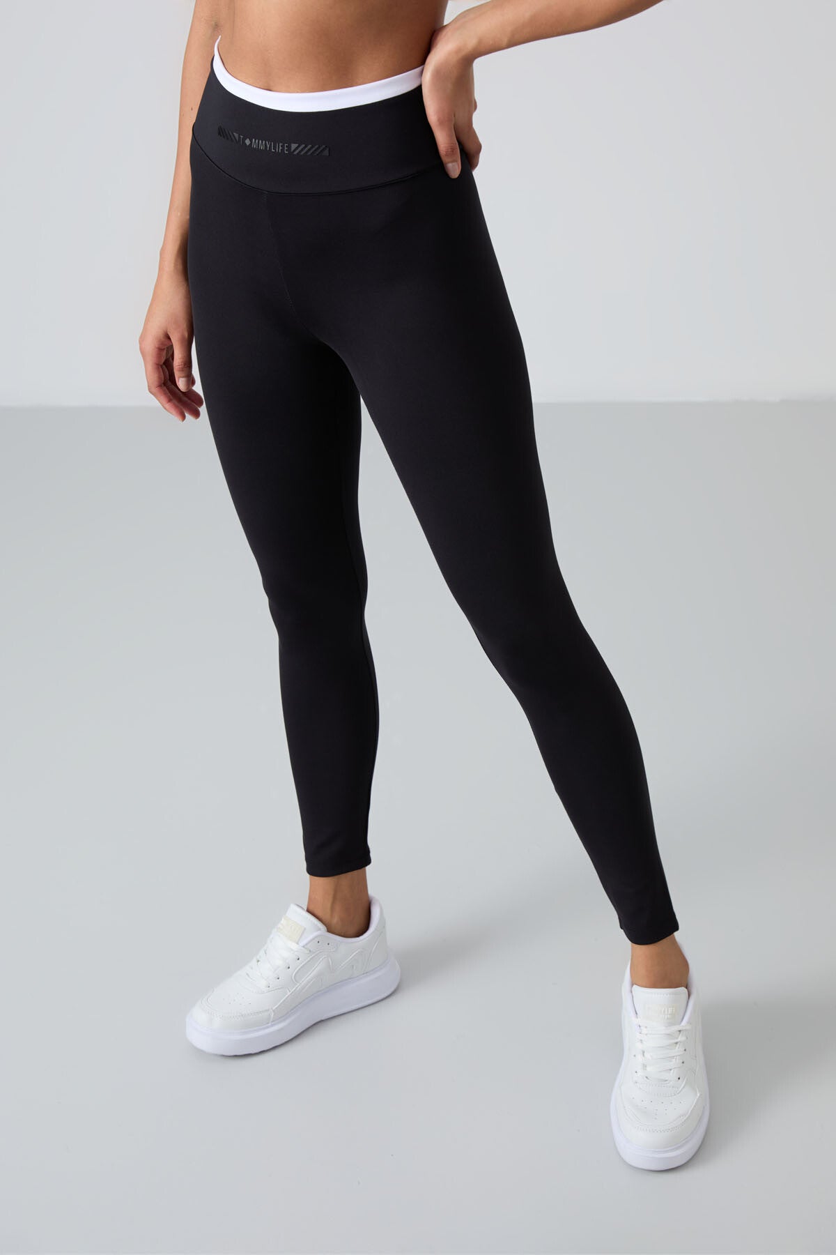 Image of Siyah Esnek Standart Fit Performans Kadın Tayt Takım - 95333