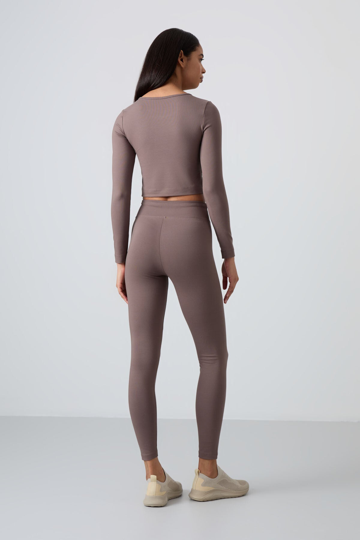 Image of Kahvrengi Yüksek Bel Uzun Kollu Slim Fit Crop Top Kadın Tayt Takım - 95286