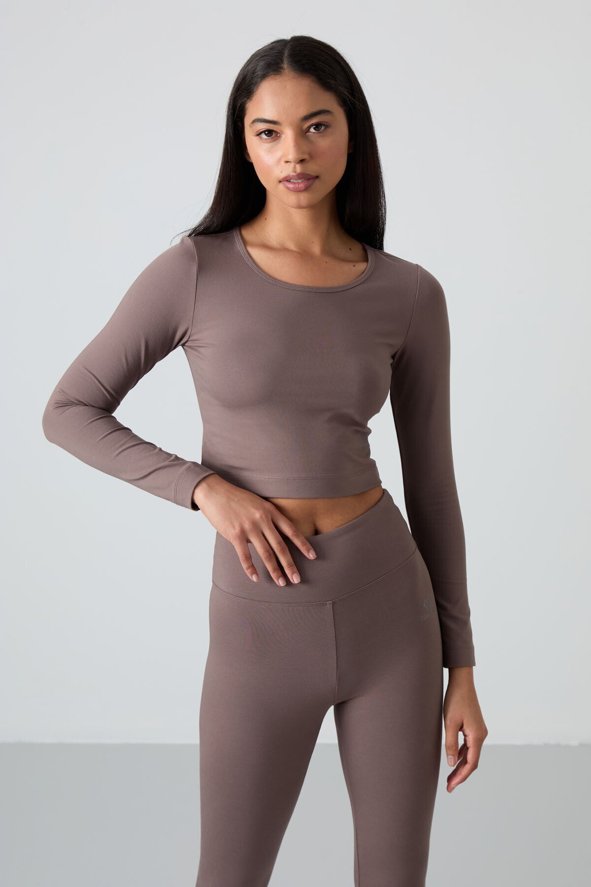 Image of Kahvrengi Yüksek Bel Uzun Kollu Slim Fit Crop Top Kadın Tayt Takım - 95286