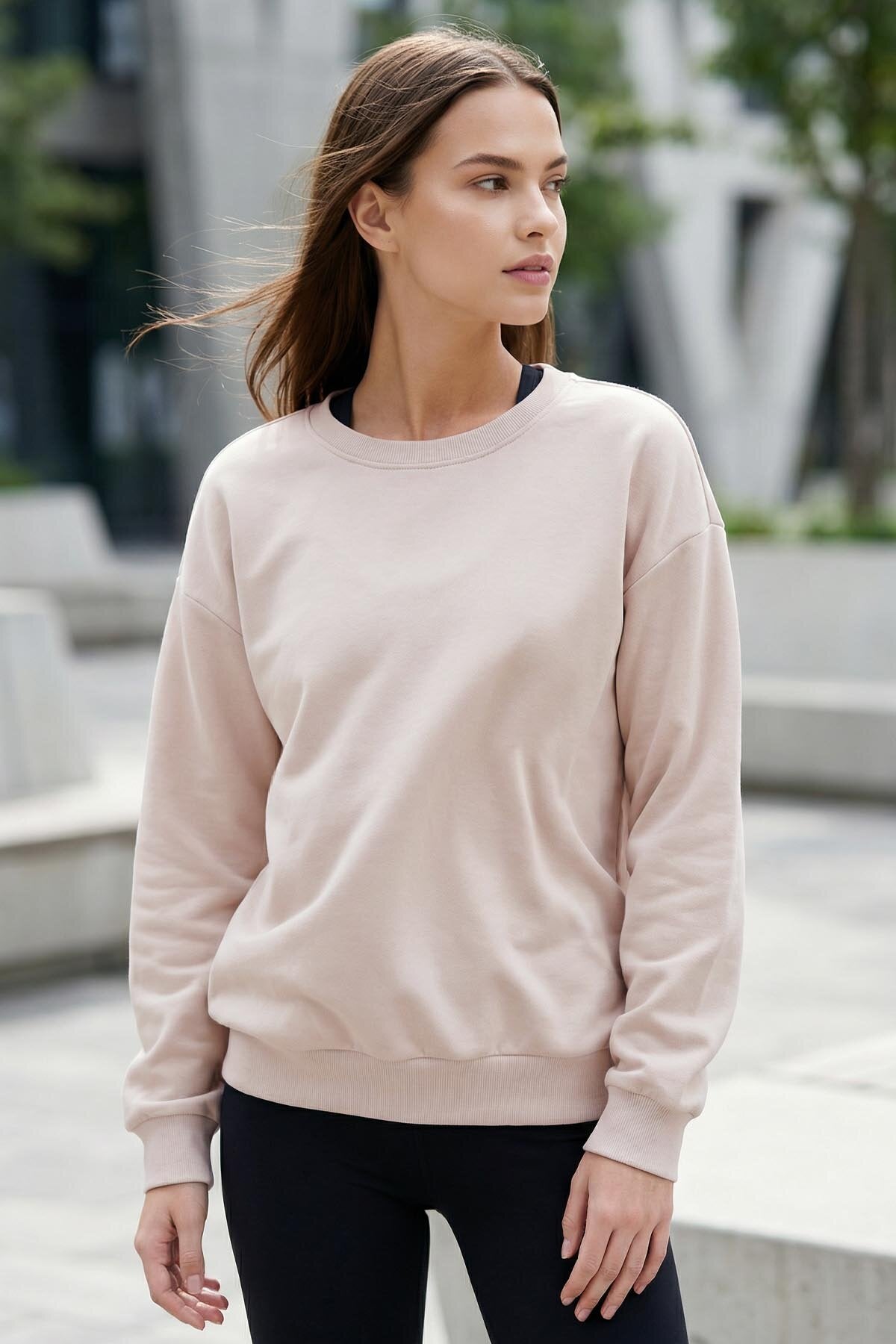 Image of Bej Basic O Yaka Oversize Kadın Sweatshirt - 97053
